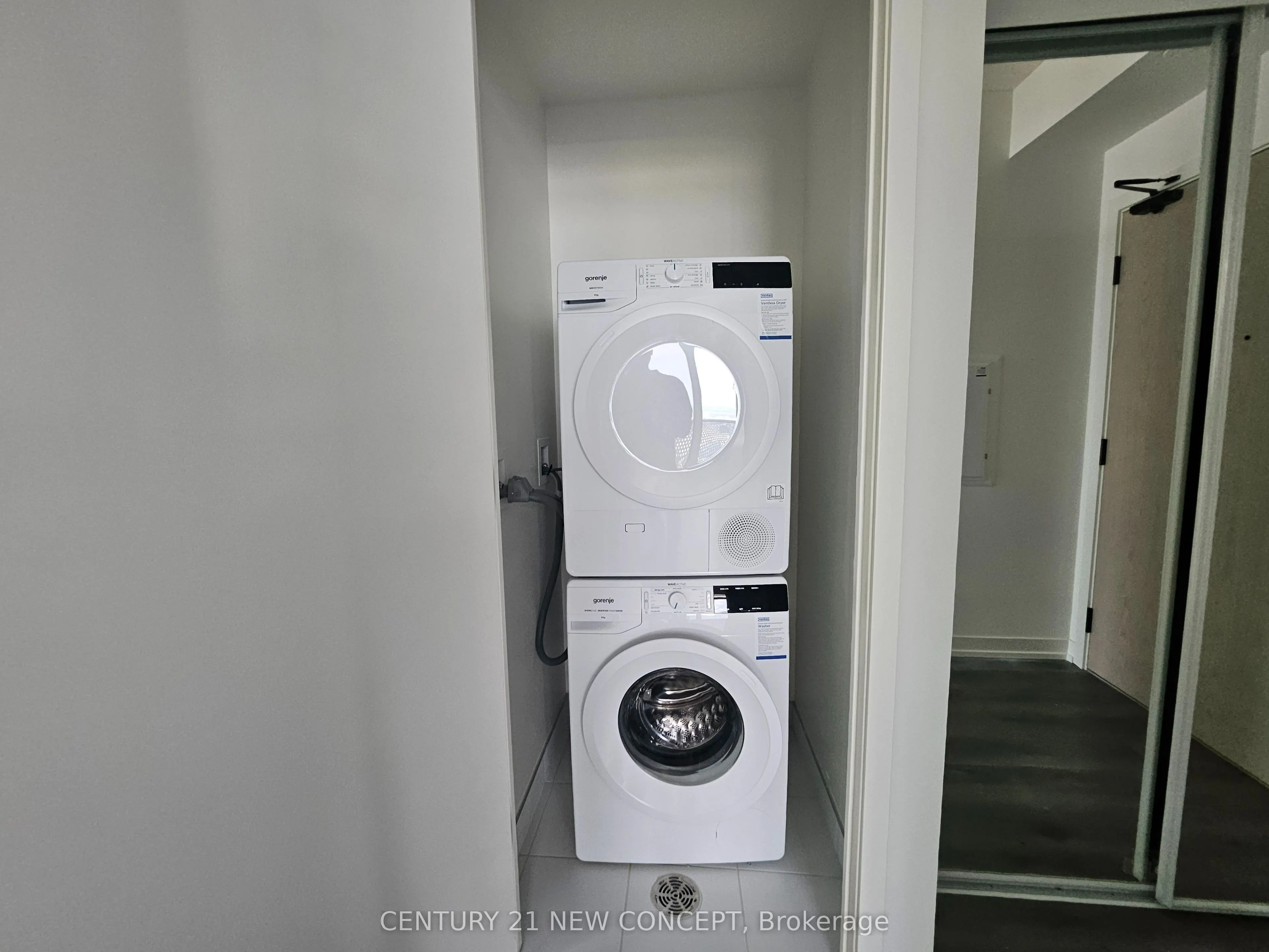 28 Interchange Way, #3605
