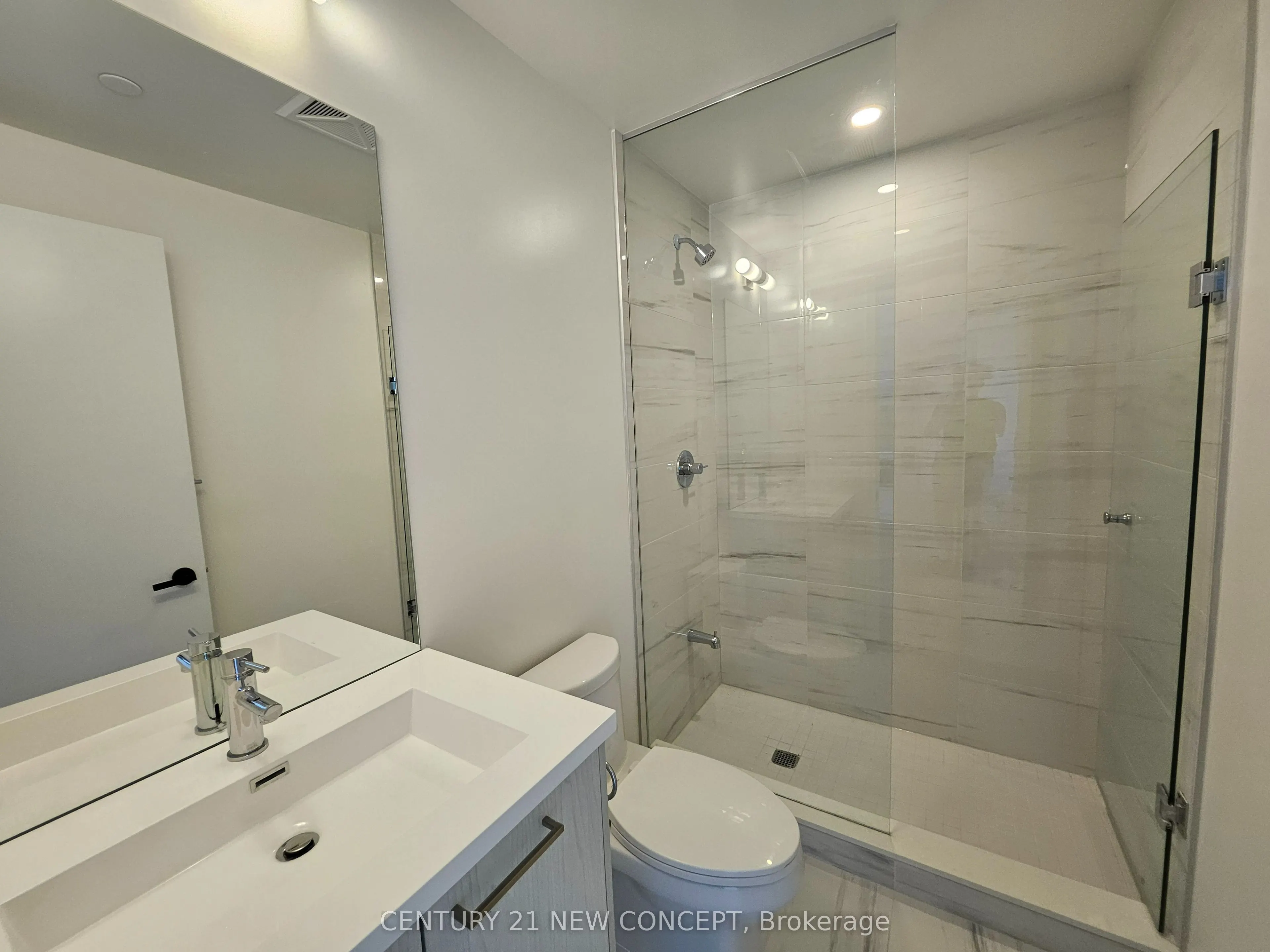 28 Interchange Way, #3605