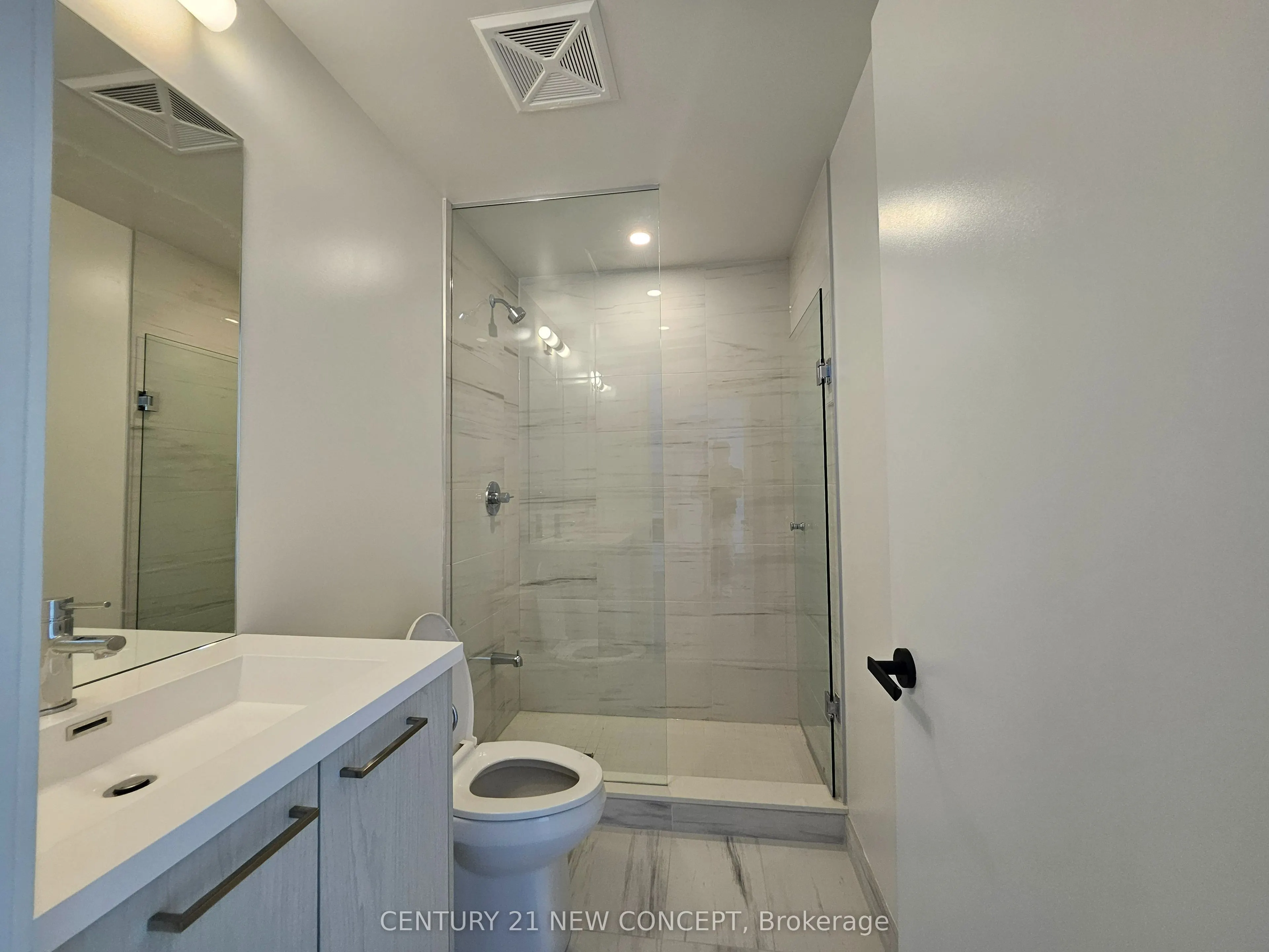 28 Interchange Way, #3605