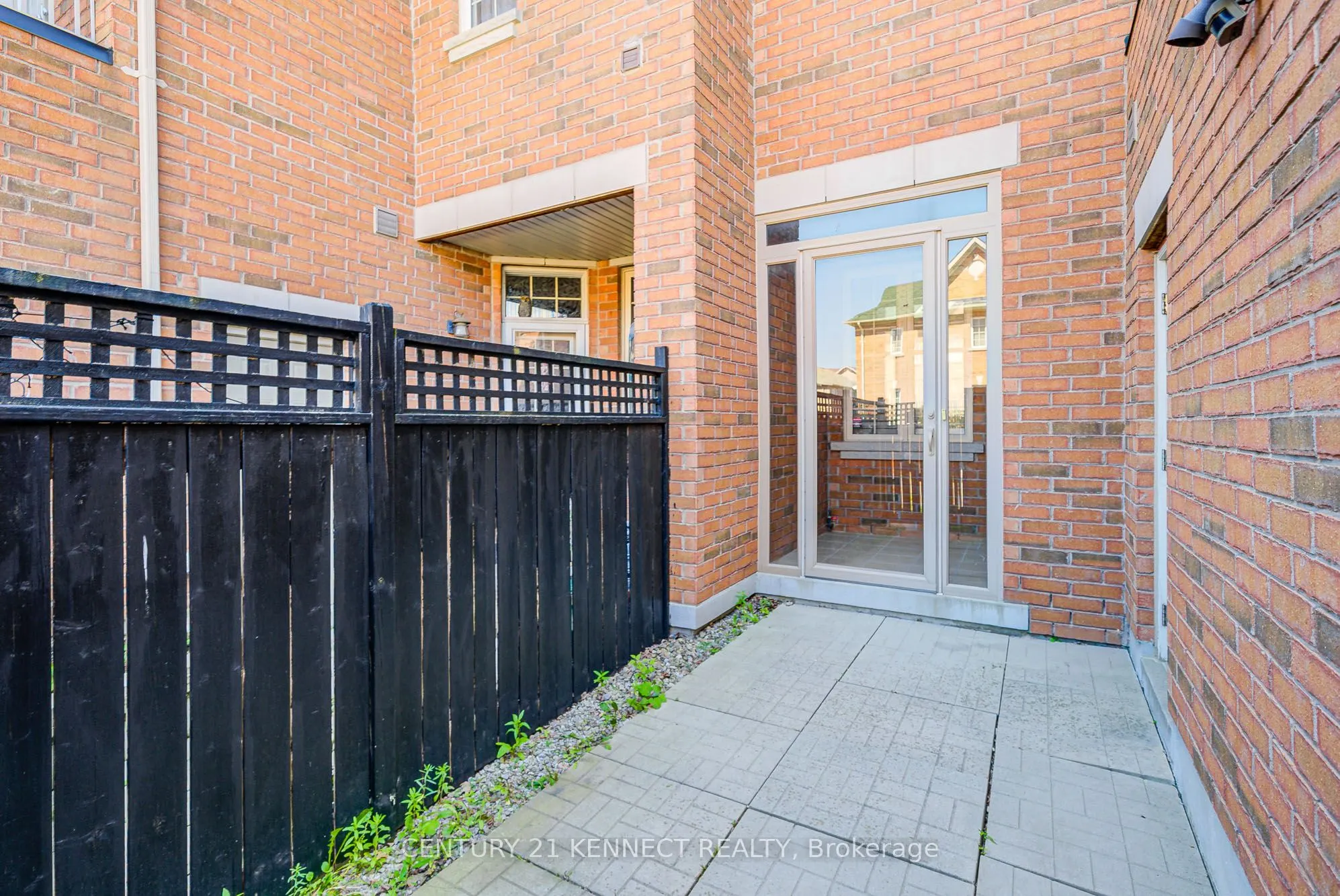 10711 Woodbine Avenue