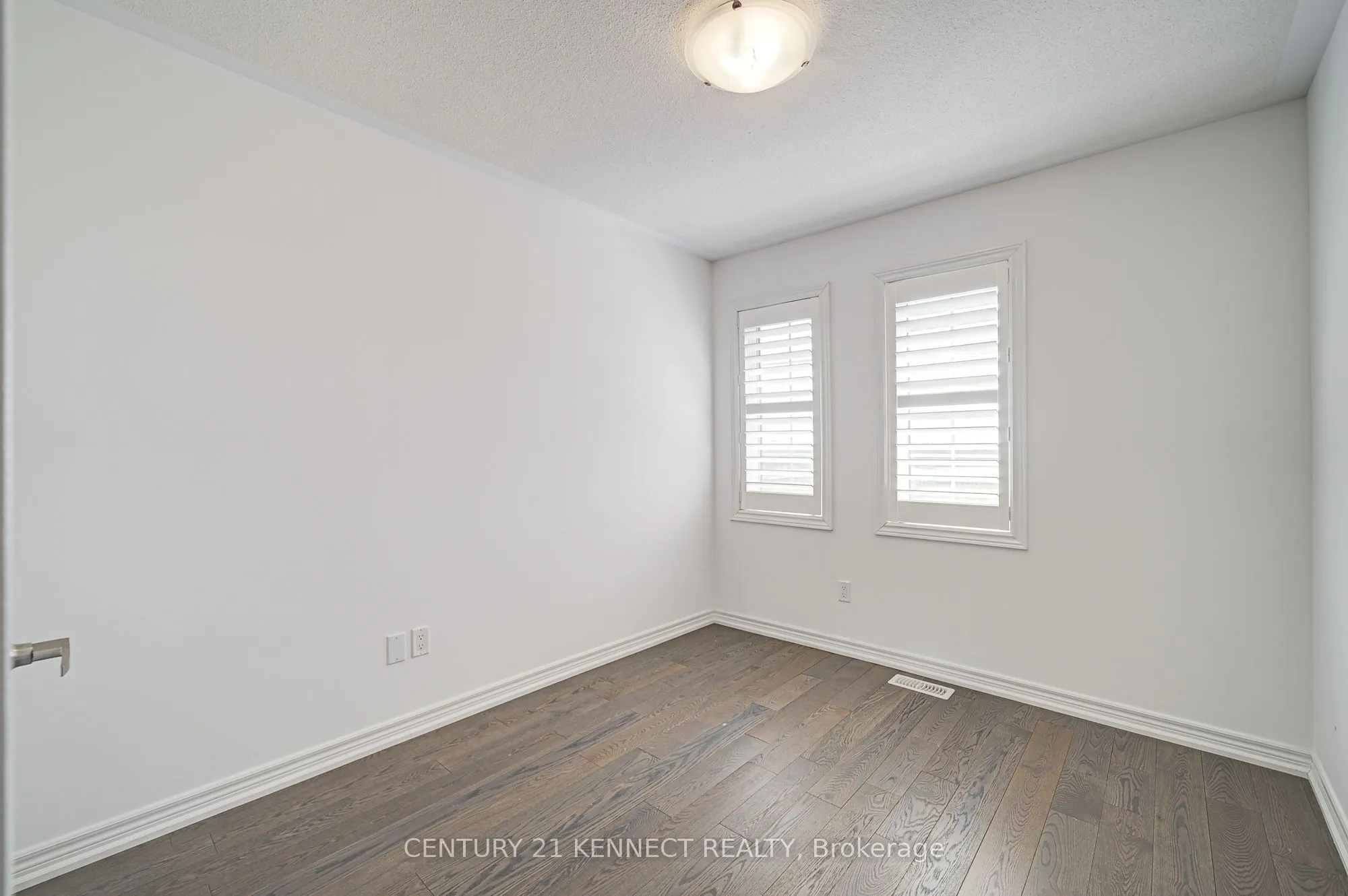 10711 Woodbine Avenue