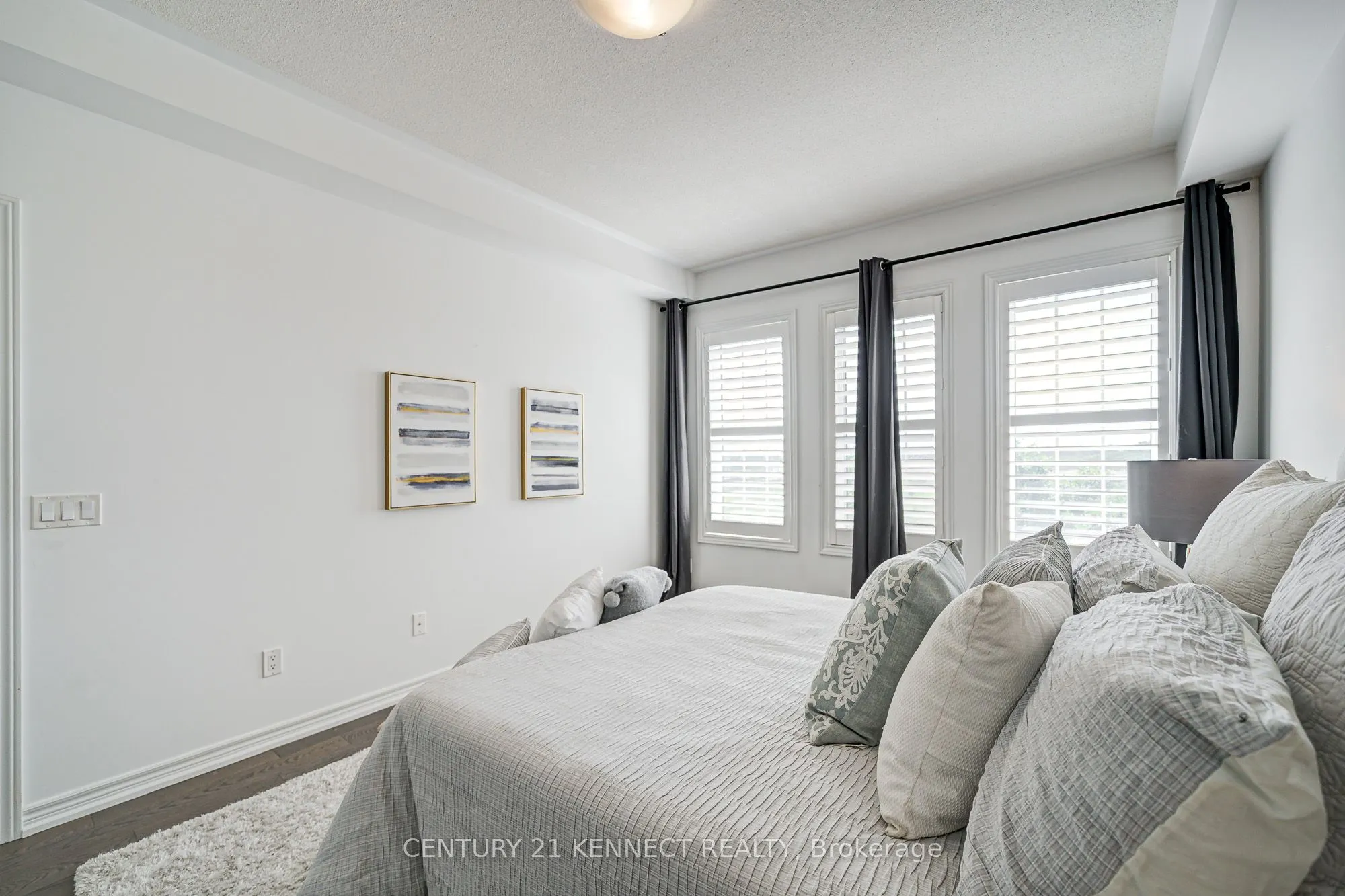 10711 Woodbine Avenue