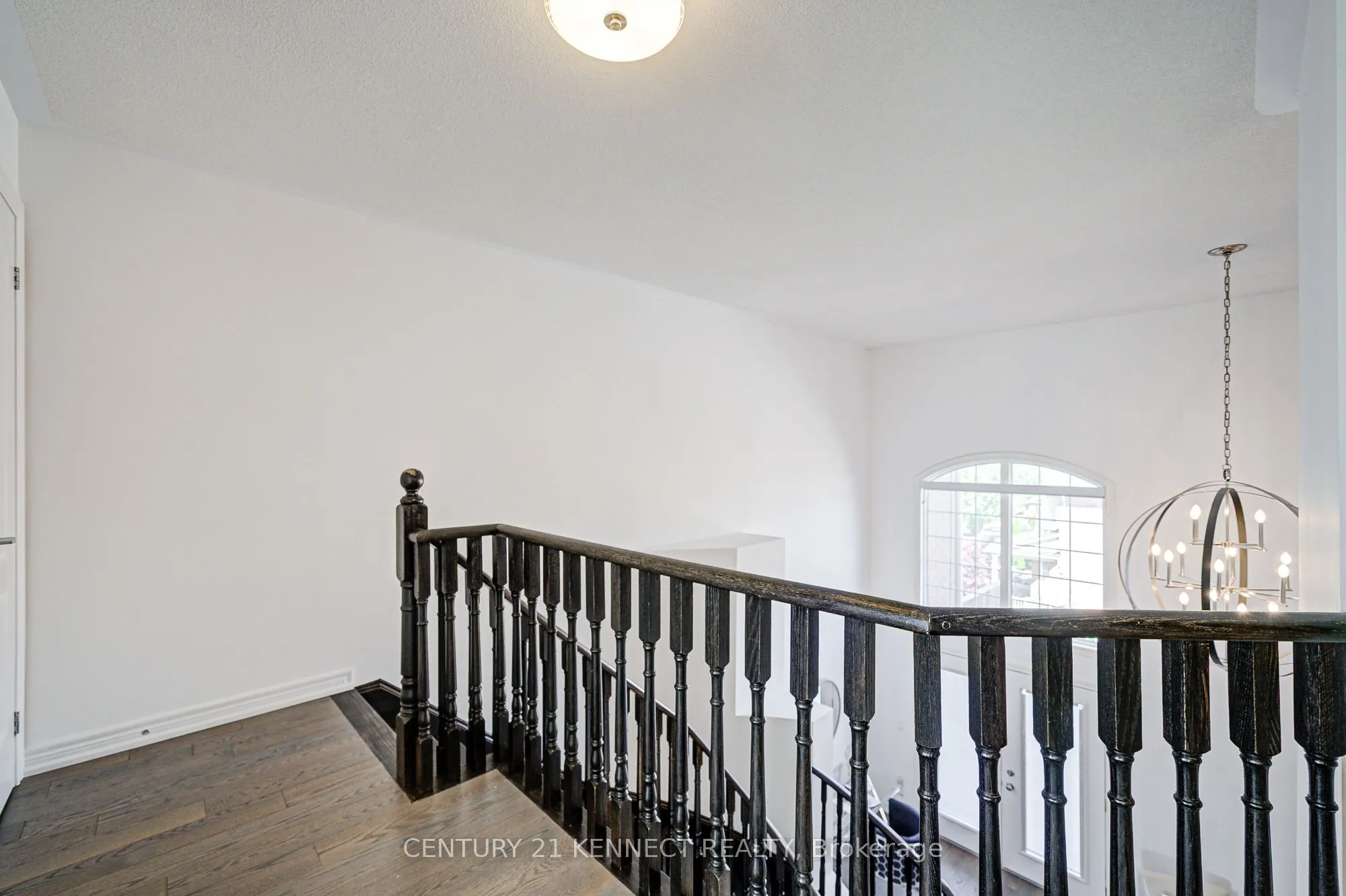 10711 Woodbine Avenue