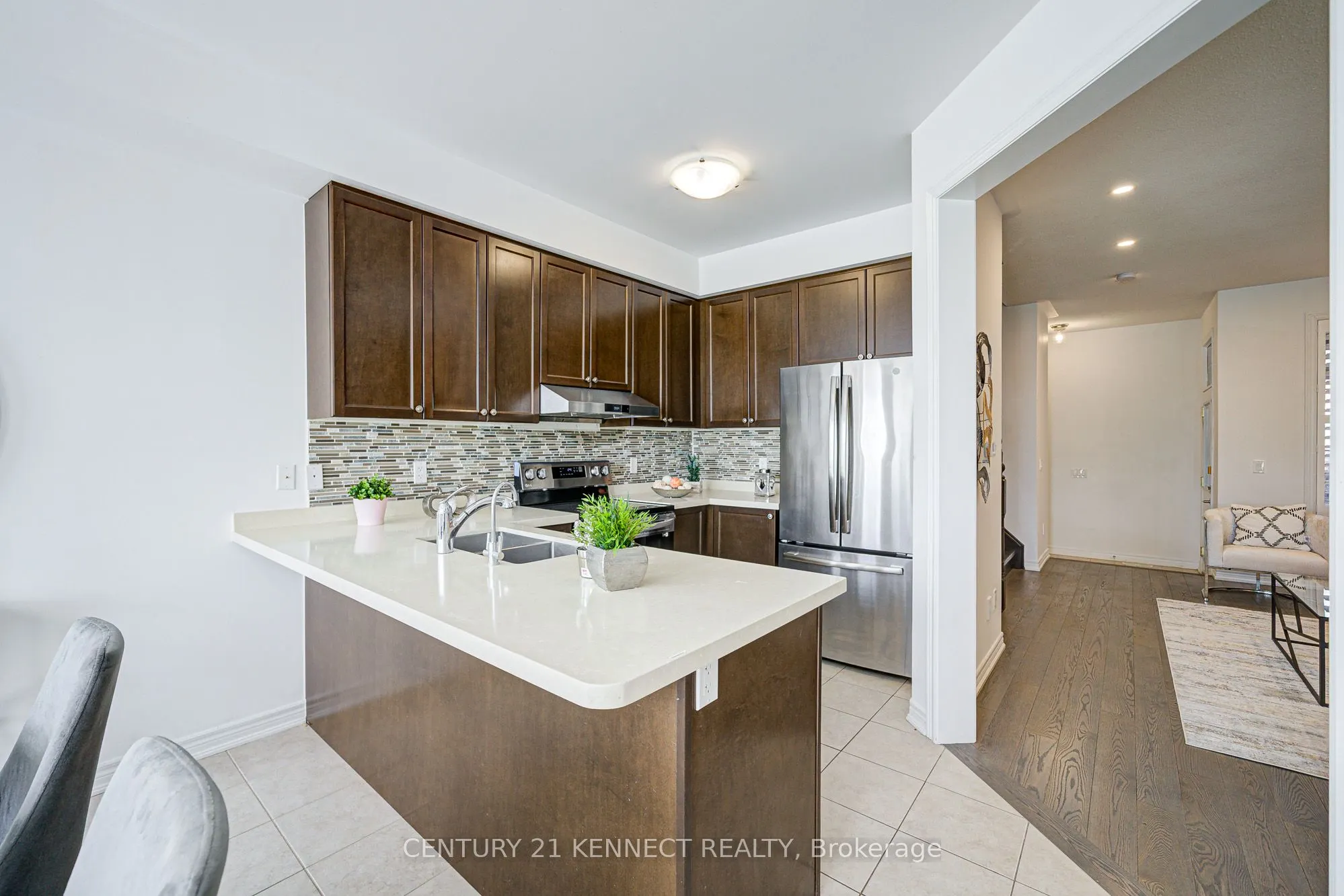 10711 Woodbine Avenue