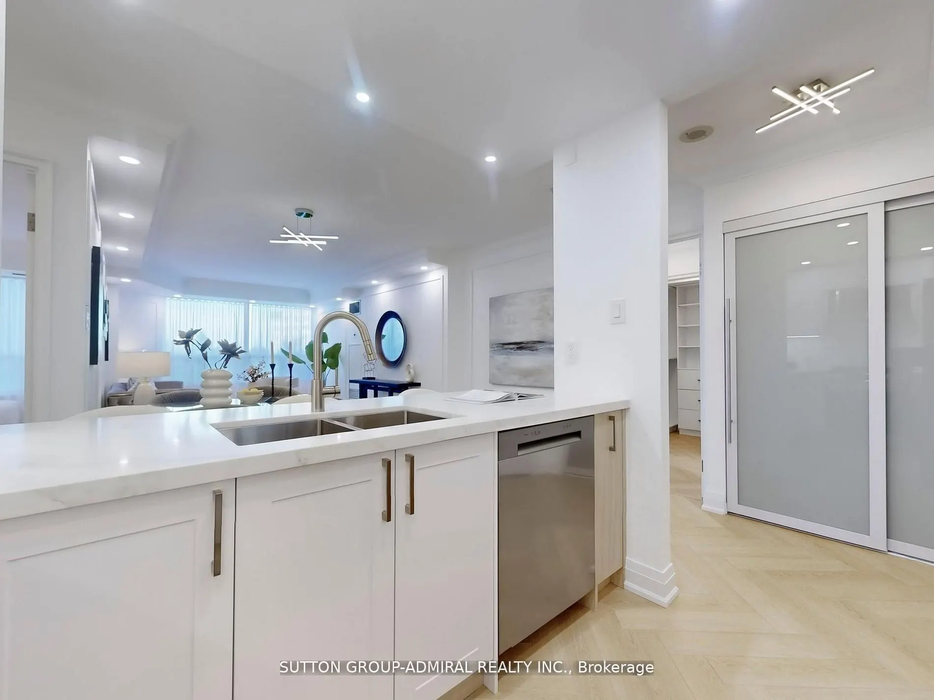 11 Townsgate Drive, #401
