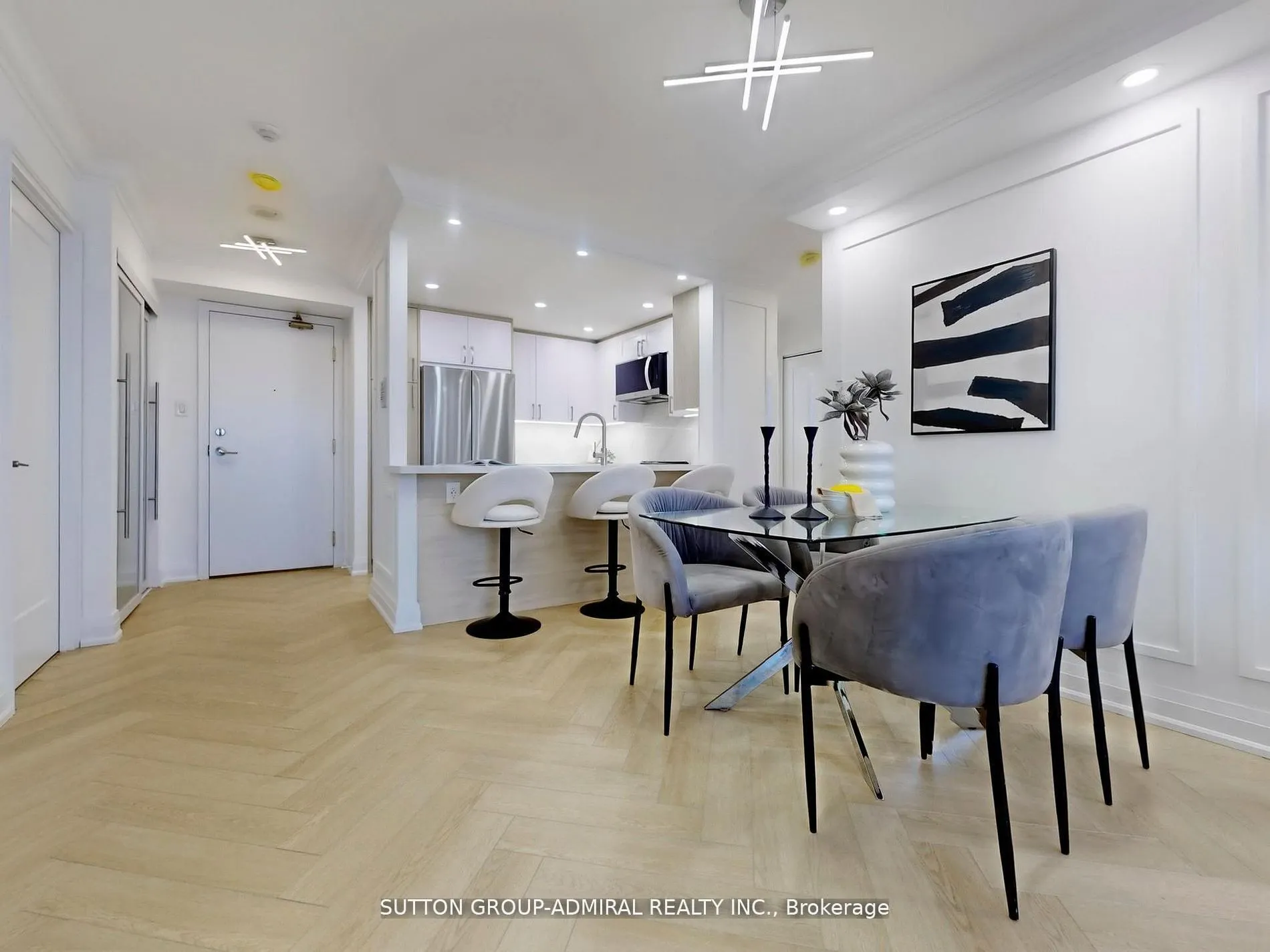 11 Townsgate Drive, #401