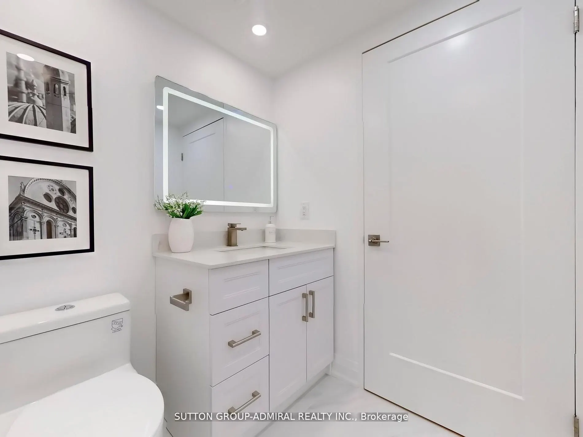 11 Townsgate Drive, #401