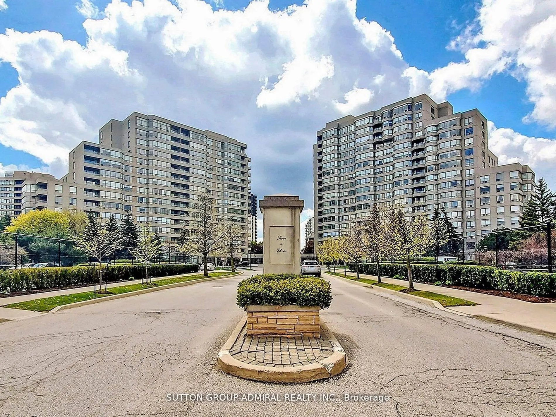 11 Townsgate Drive, #401