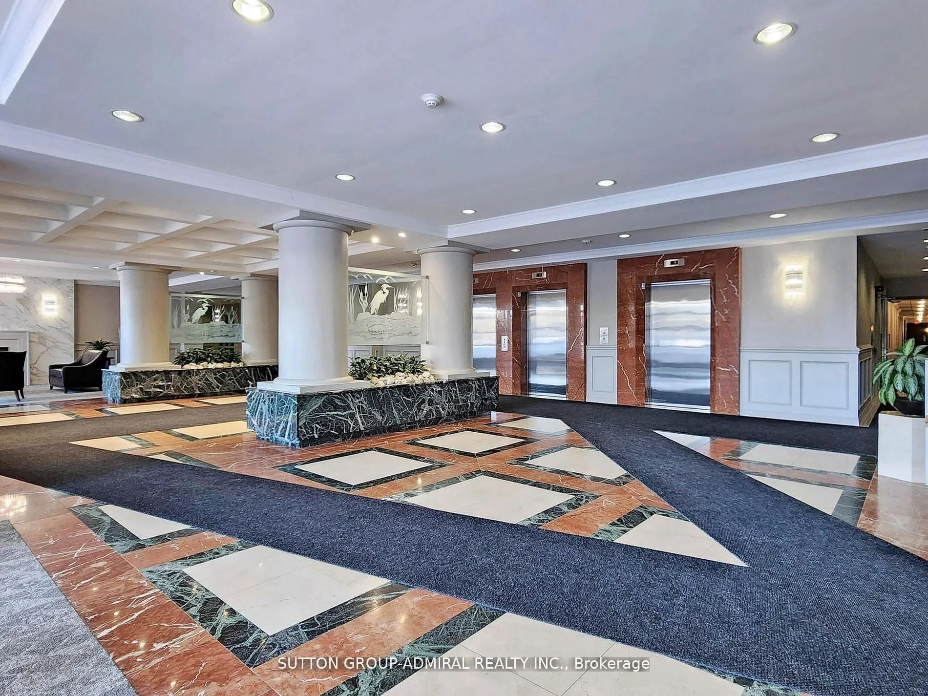 11 Townsgate Drive, #401