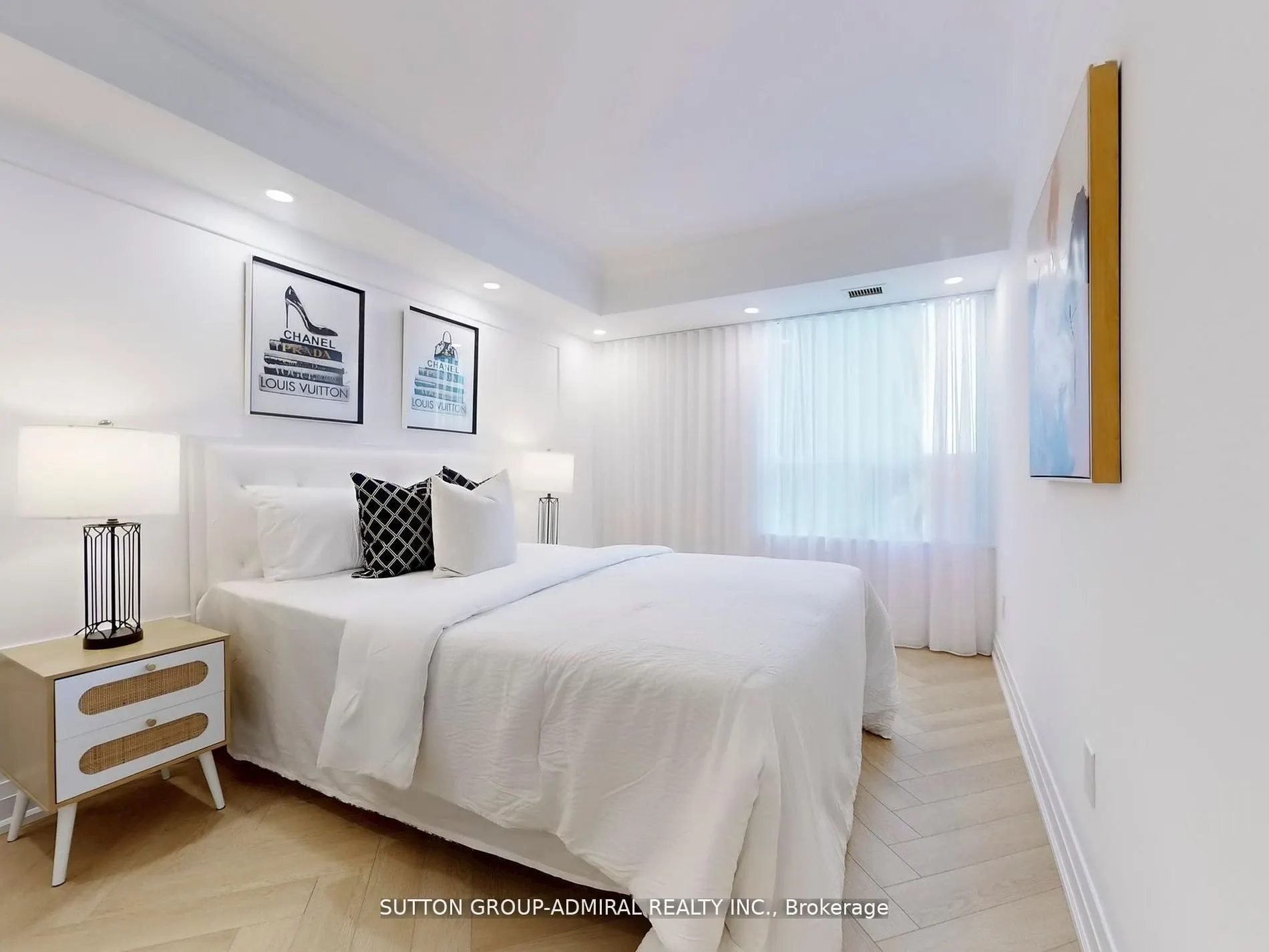 11 Townsgate Drive, #401