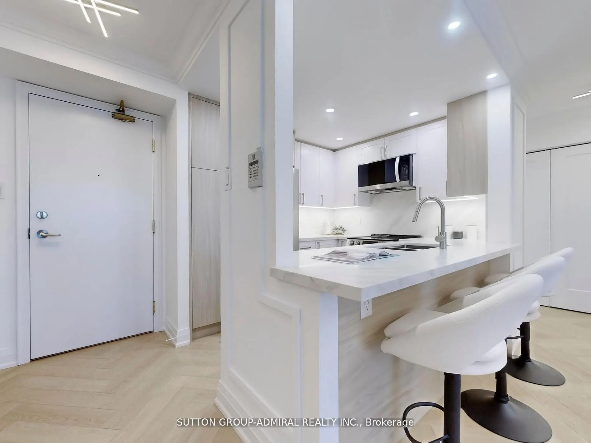 11 Townsgate Drive, #401