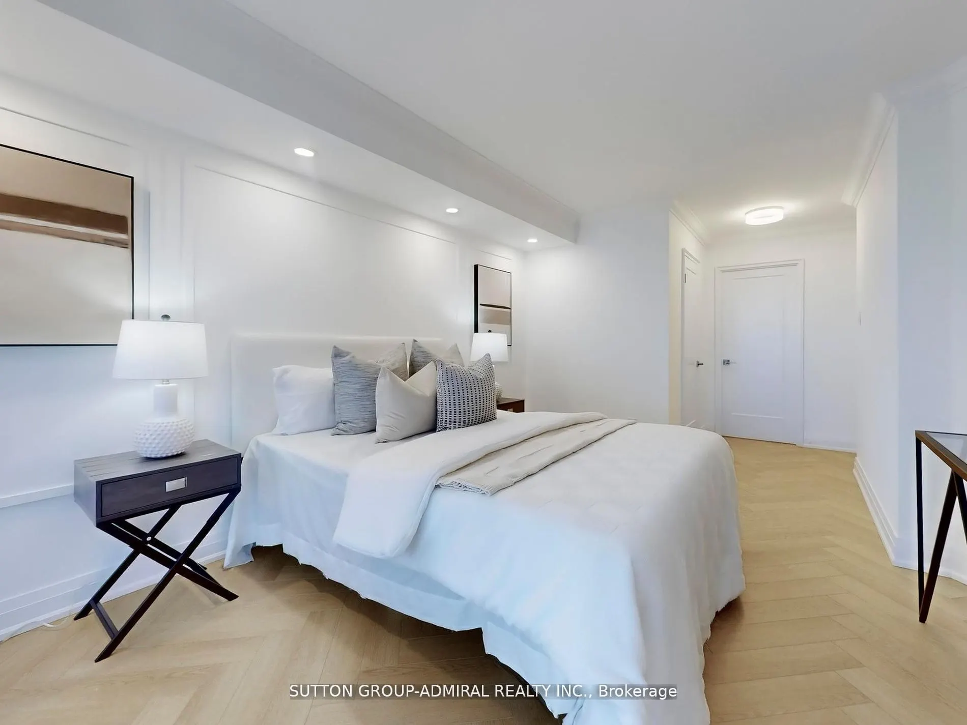 11 Townsgate Drive, #401