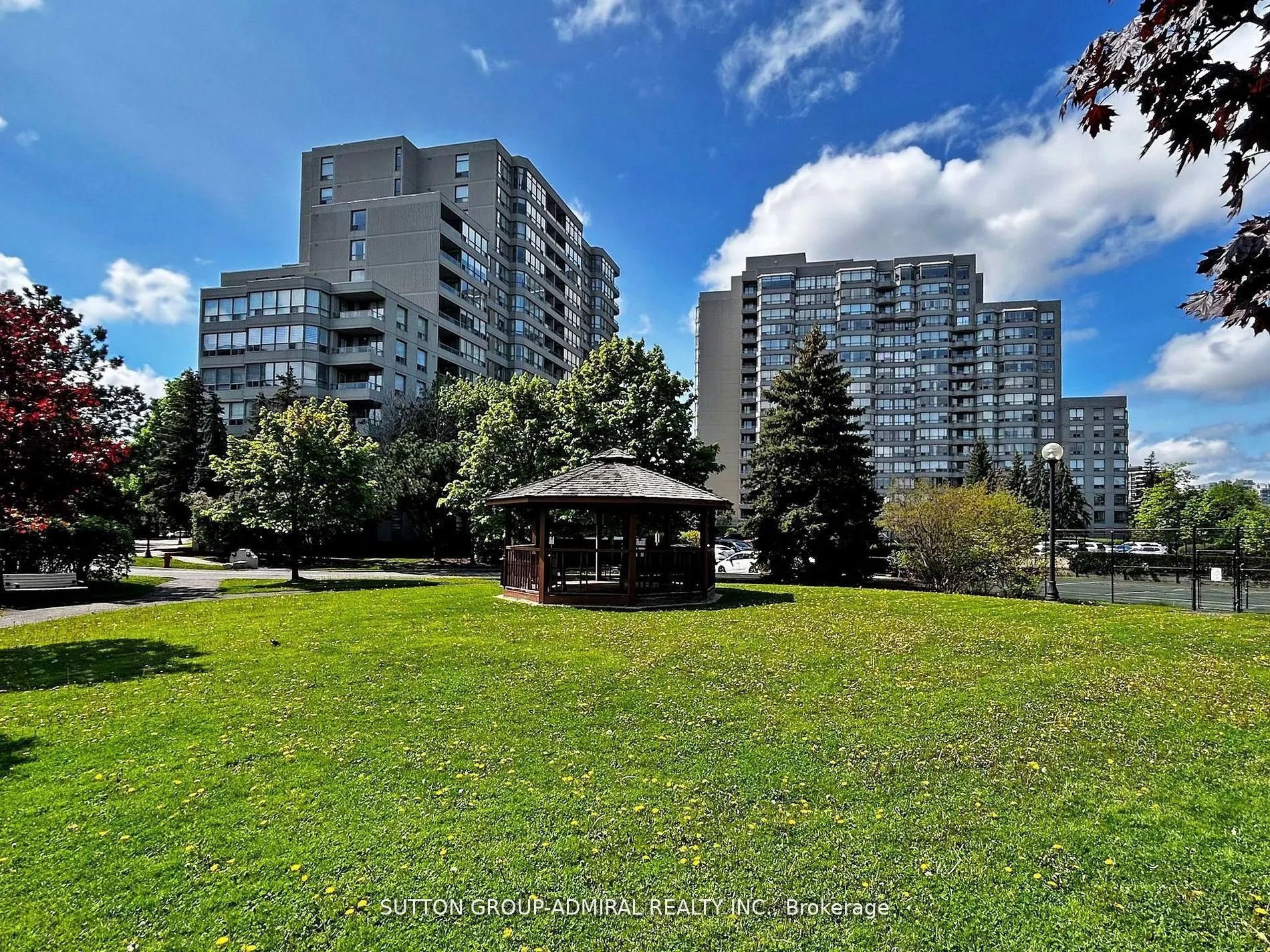 11 Townsgate Drive, #401