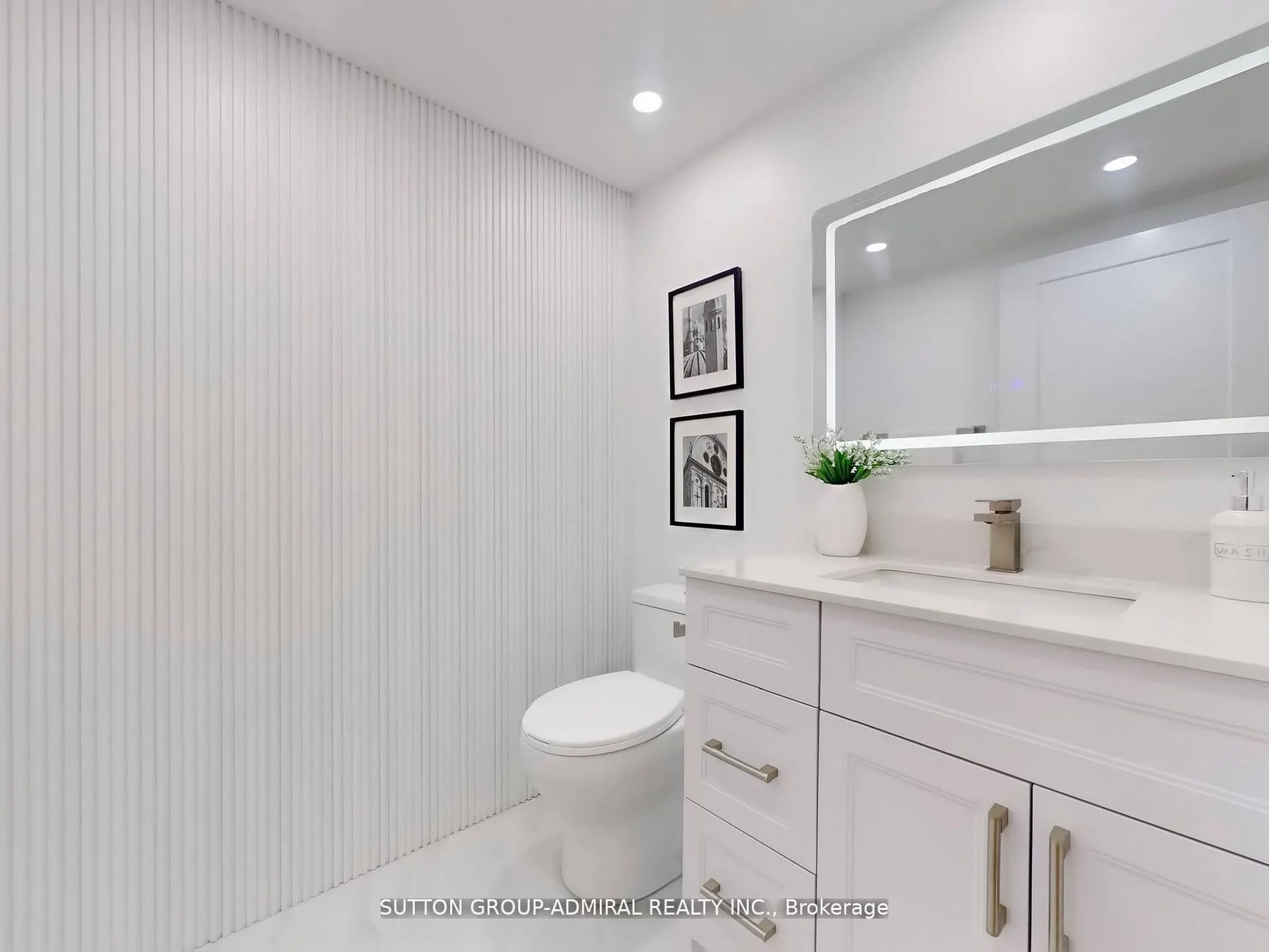 11 Townsgate Drive, #401