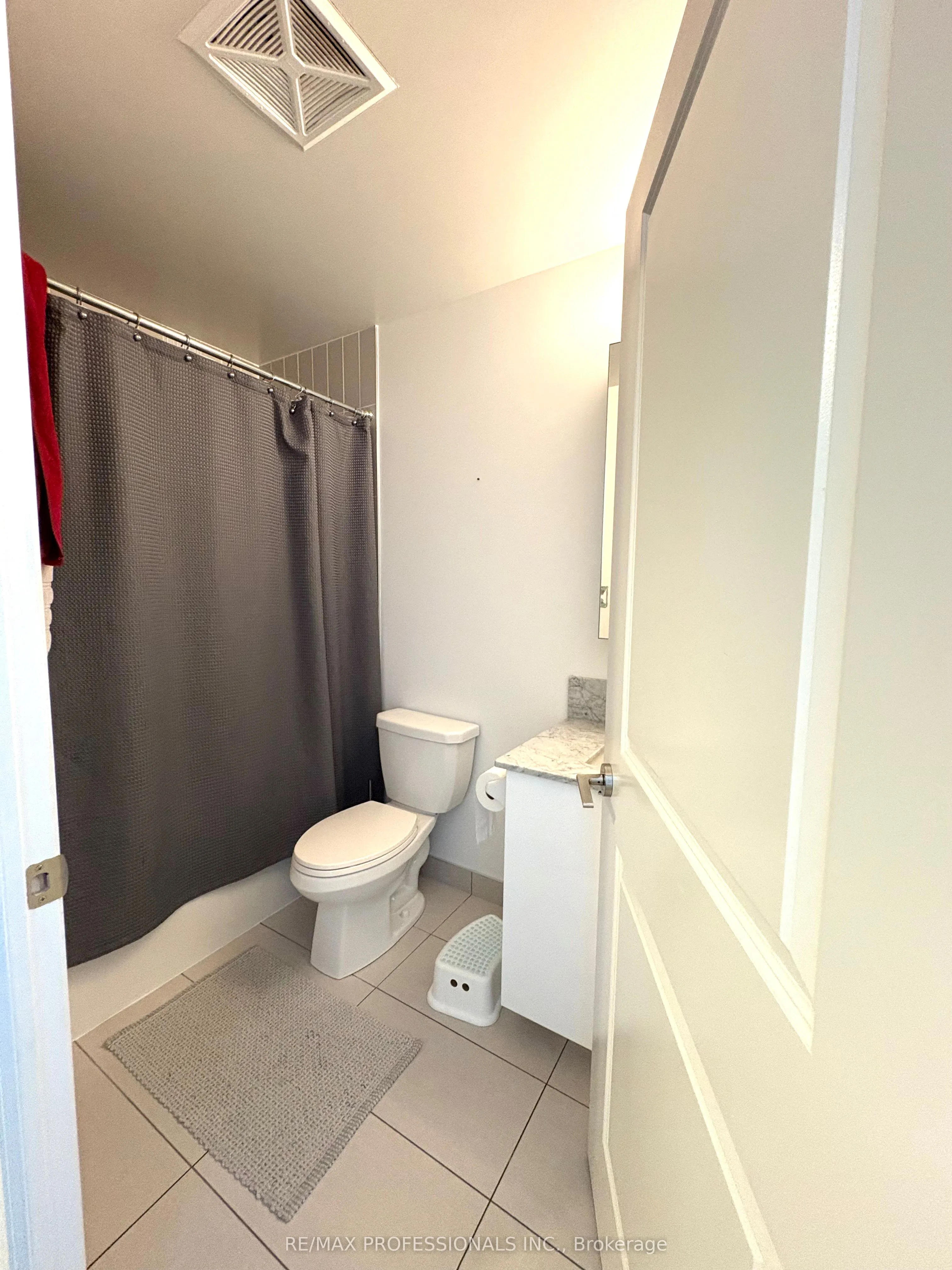 99 Eagle Rock Way, #817