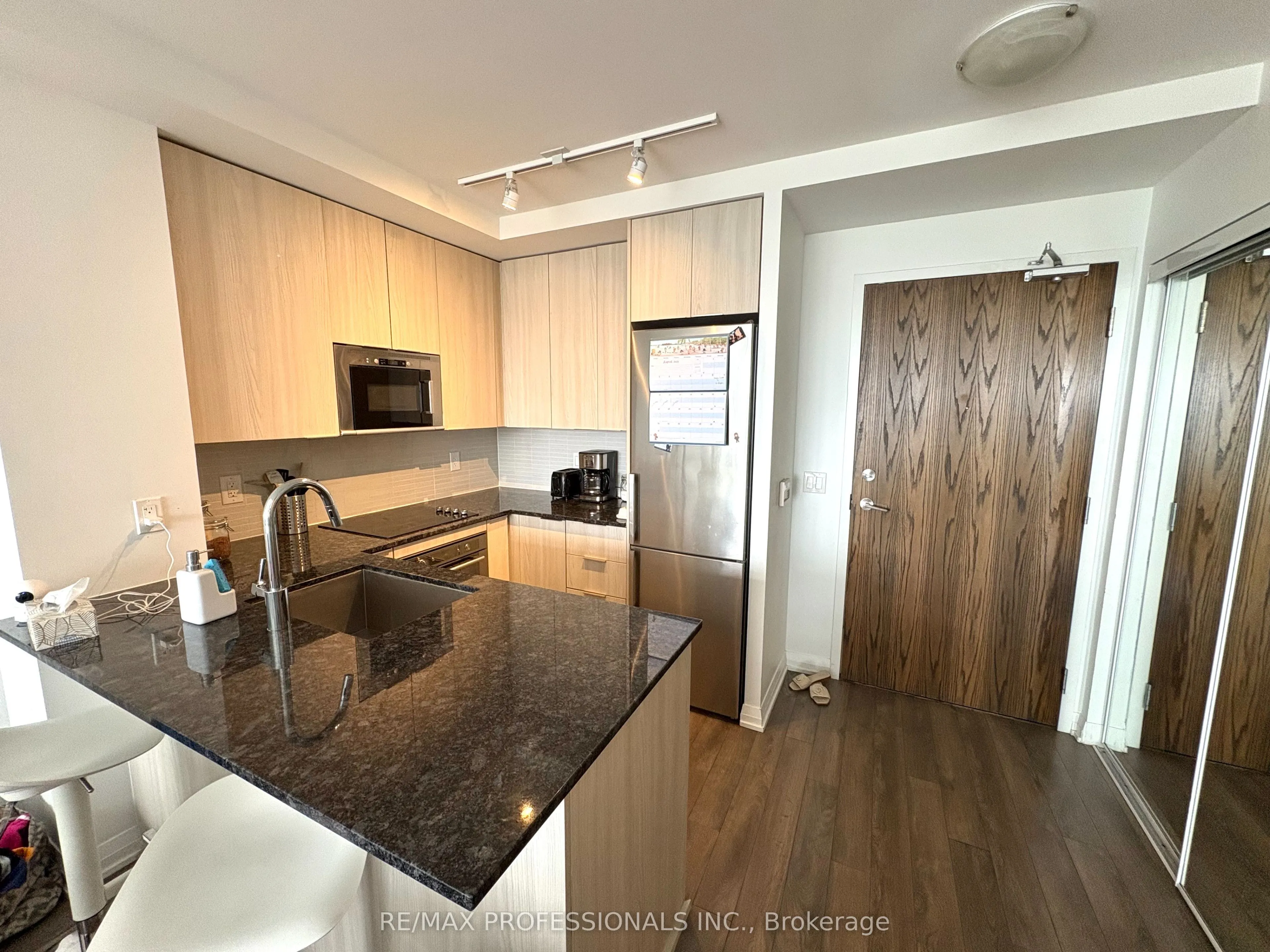 99 Eagle Rock Way, #817