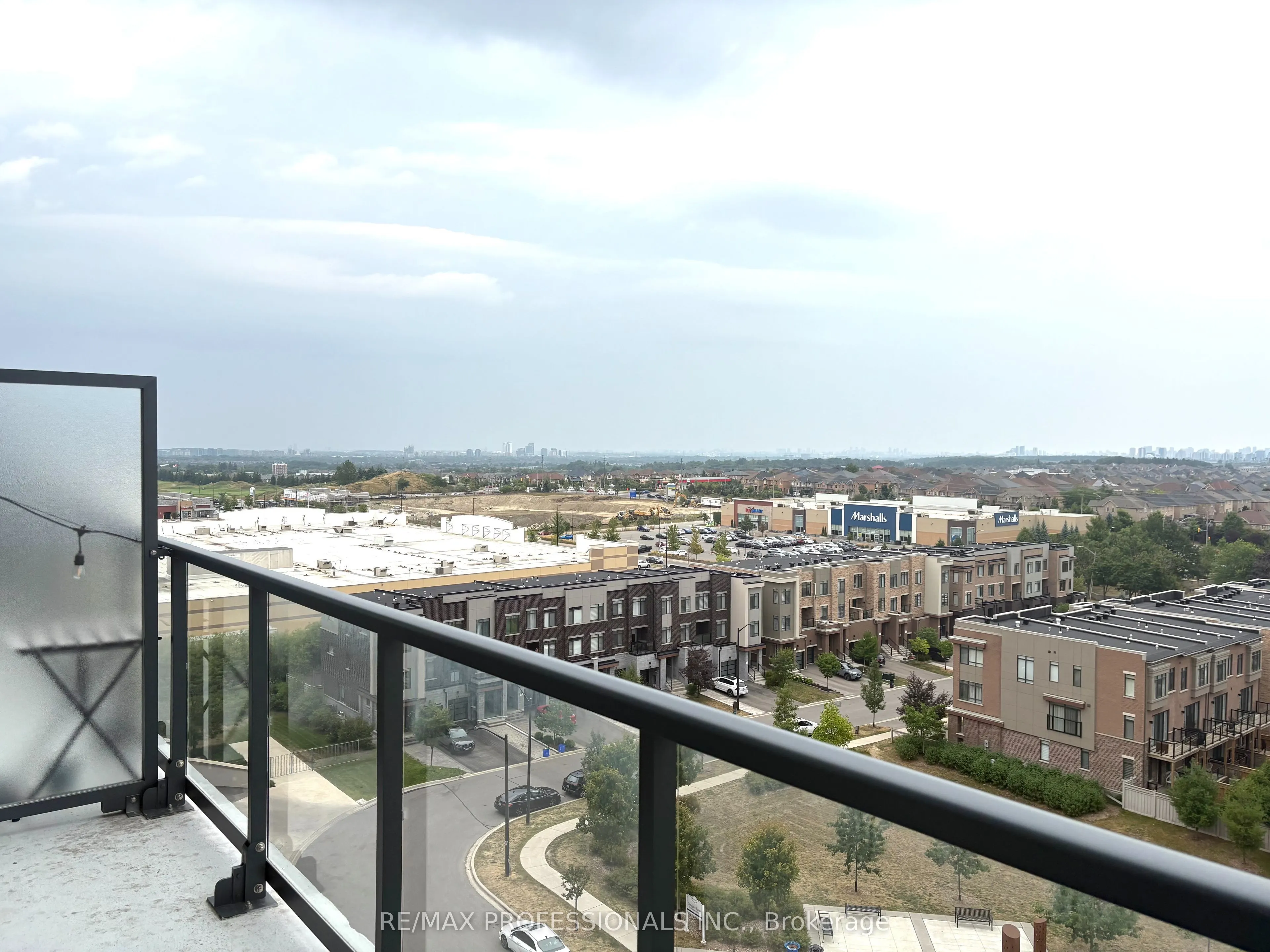 99 Eagle Rock Way, #817