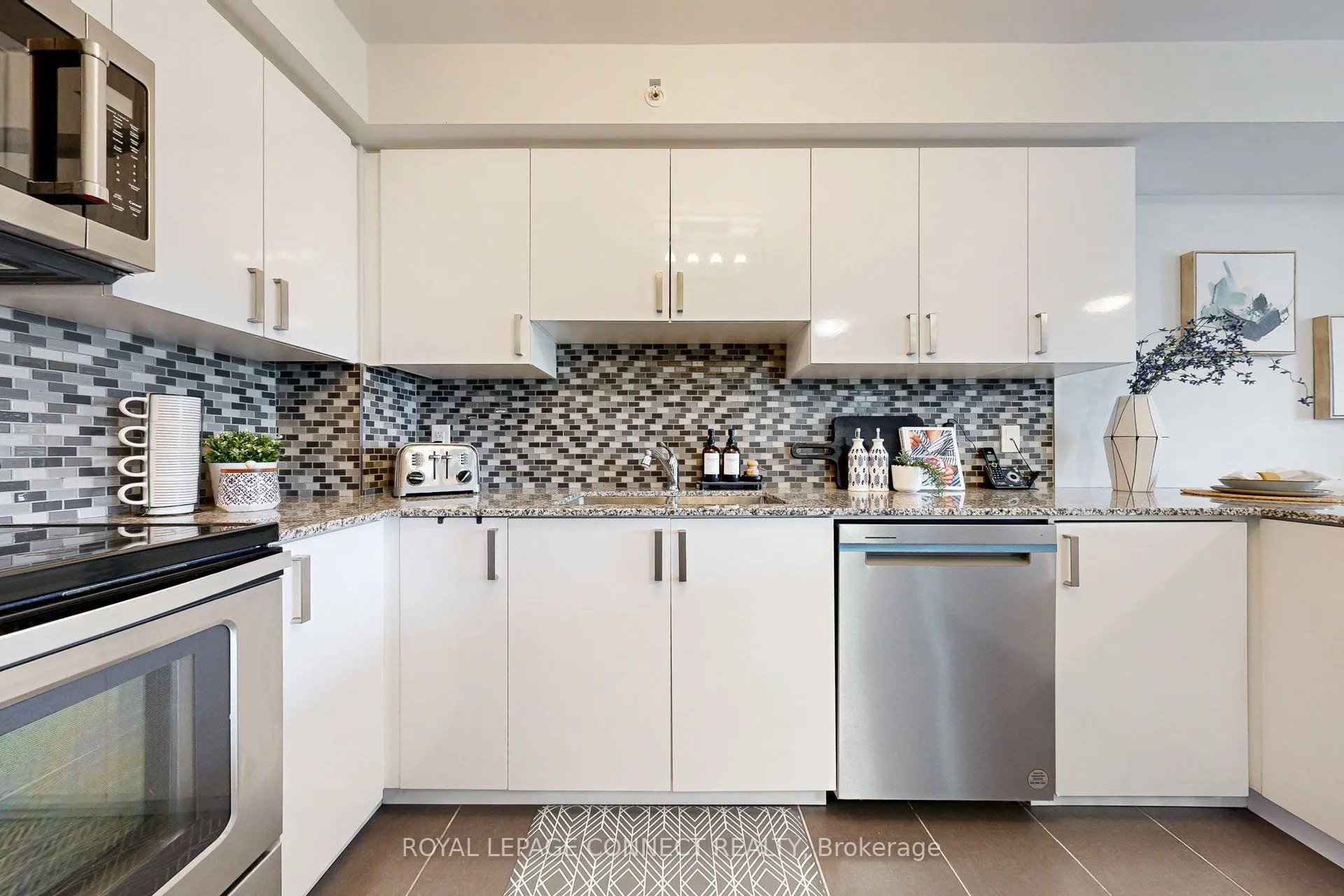 481 Rupert Avenue, #321
