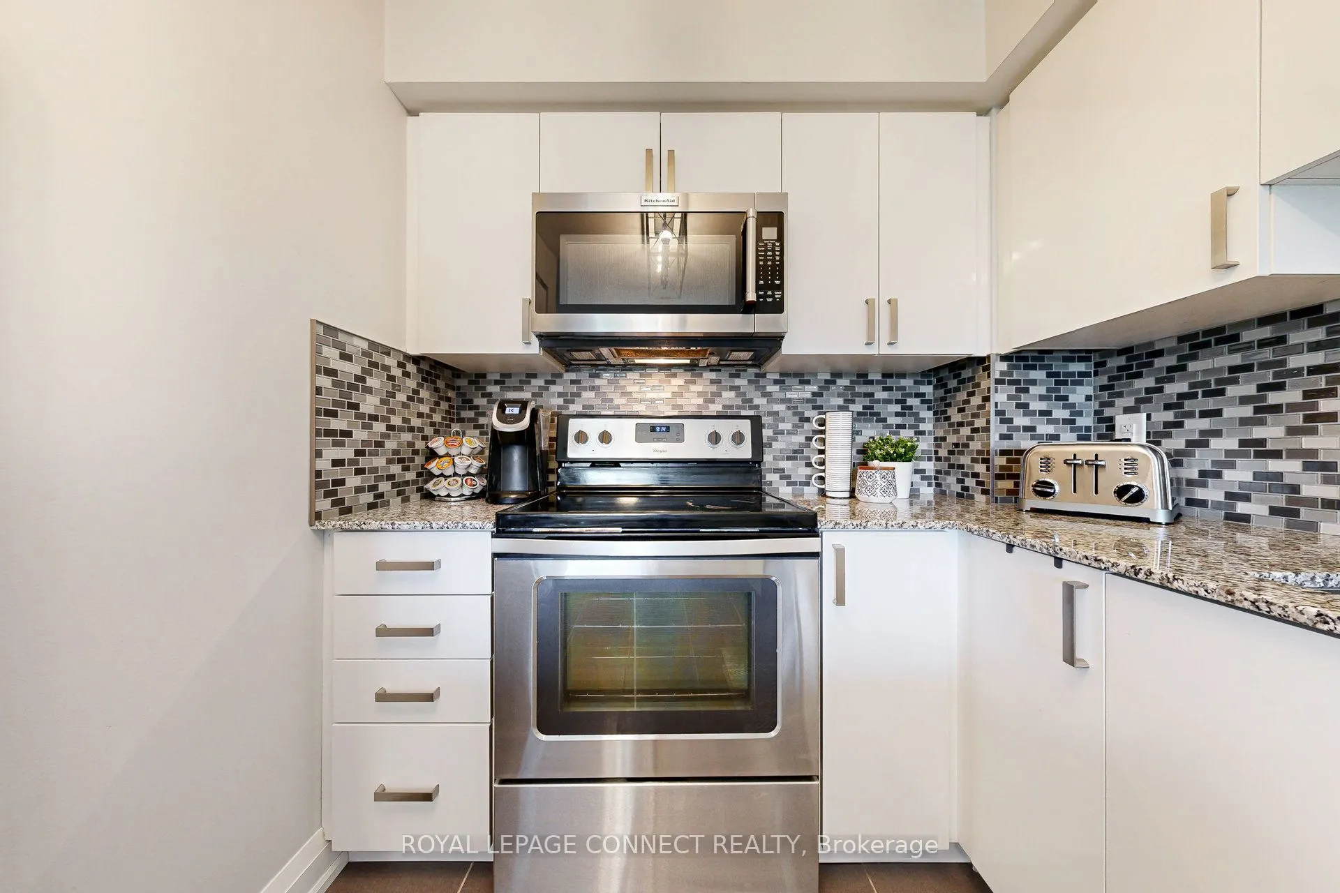 481 Rupert Avenue, #321