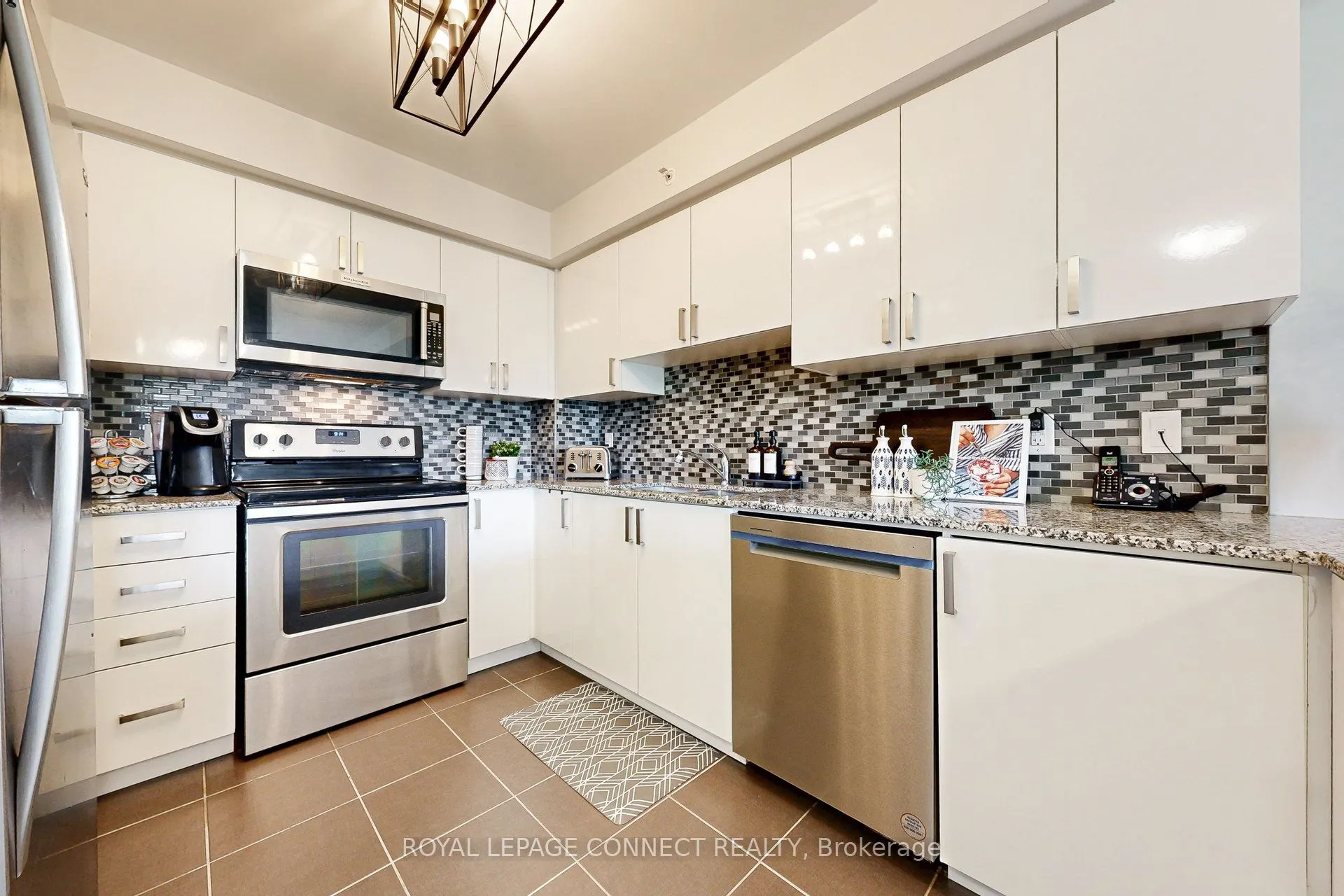 481 Rupert Avenue, #321