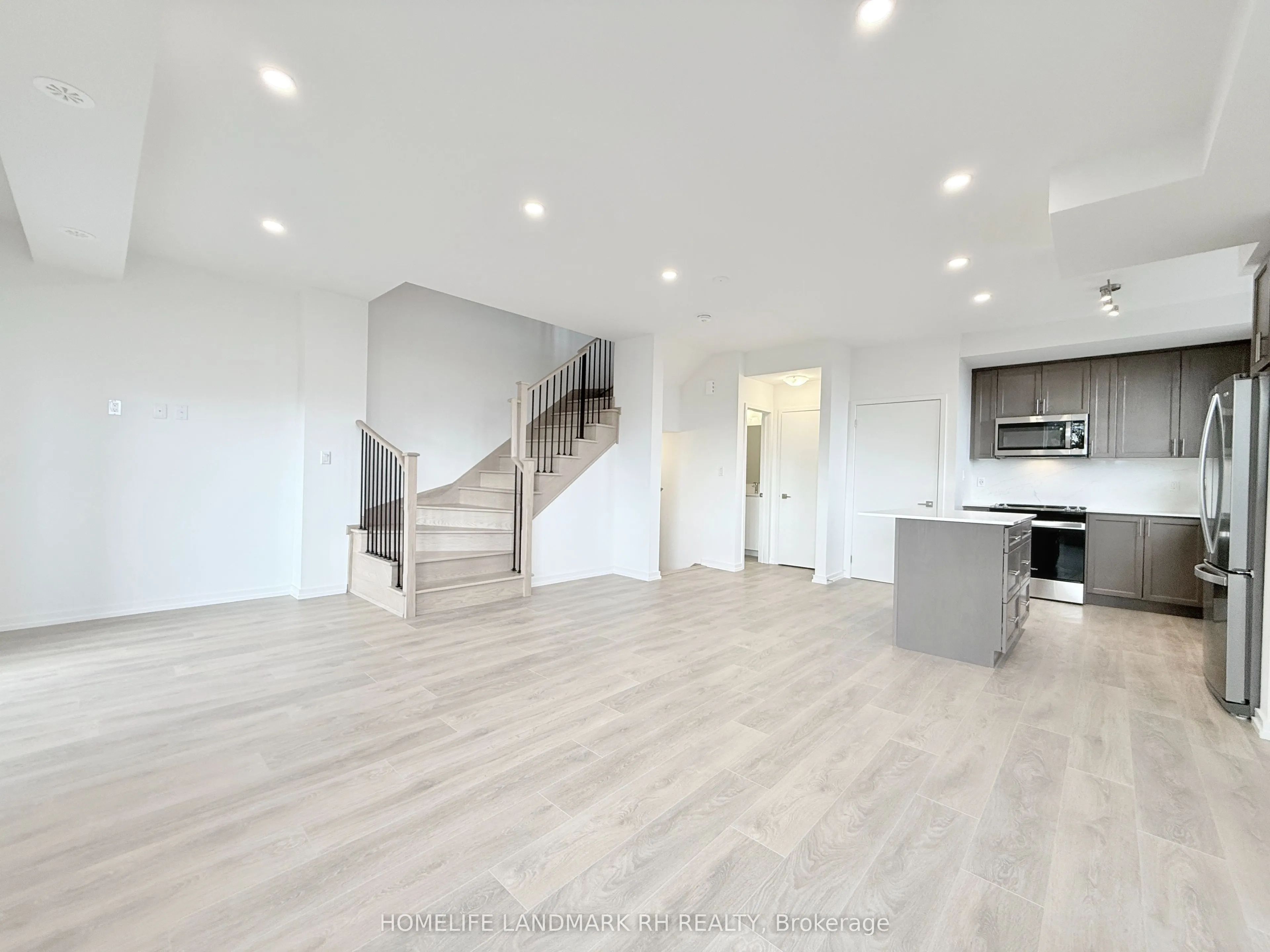 22 Lytham Green Circle, #3