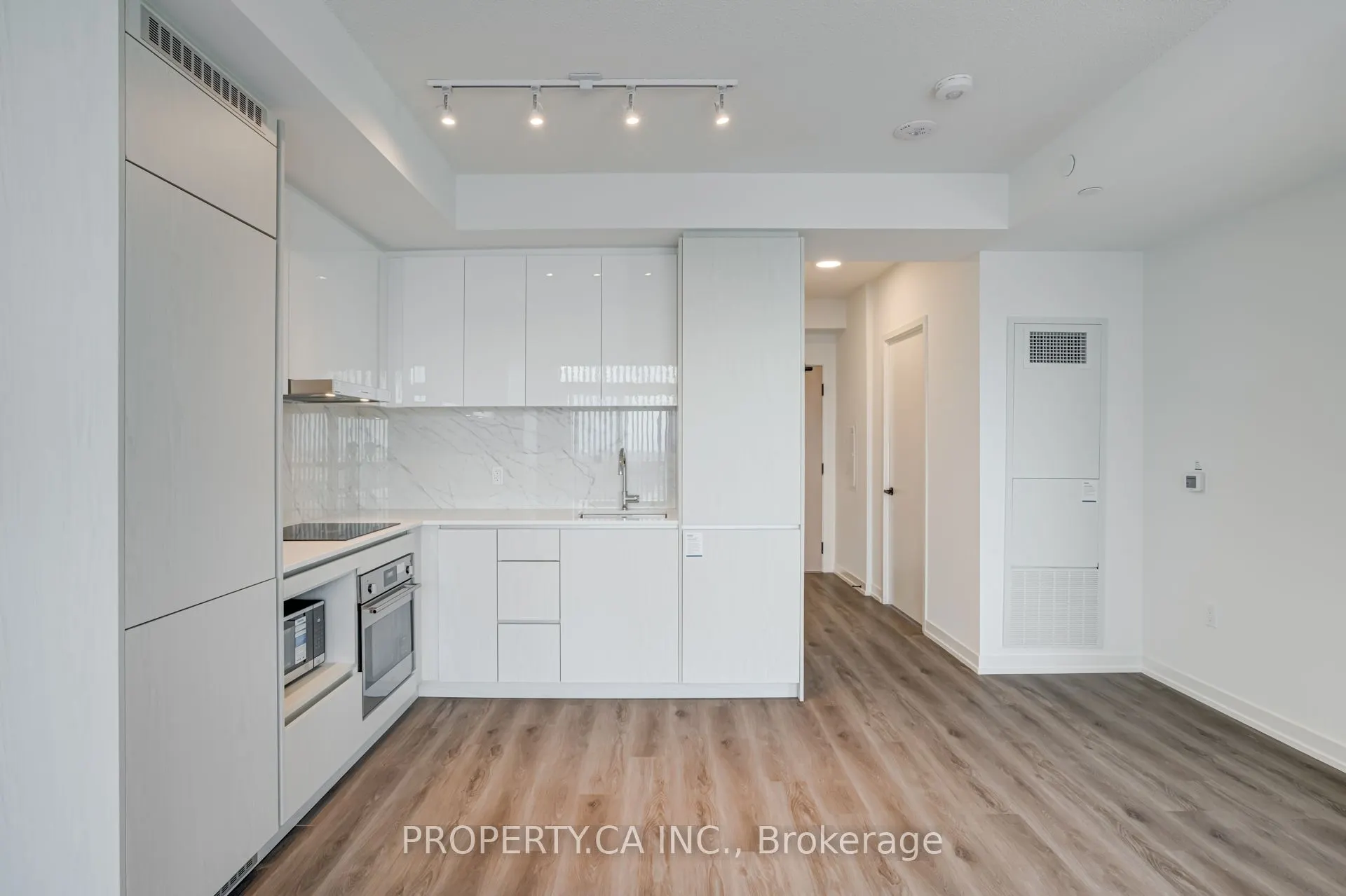 28 Interchange Way, #3005