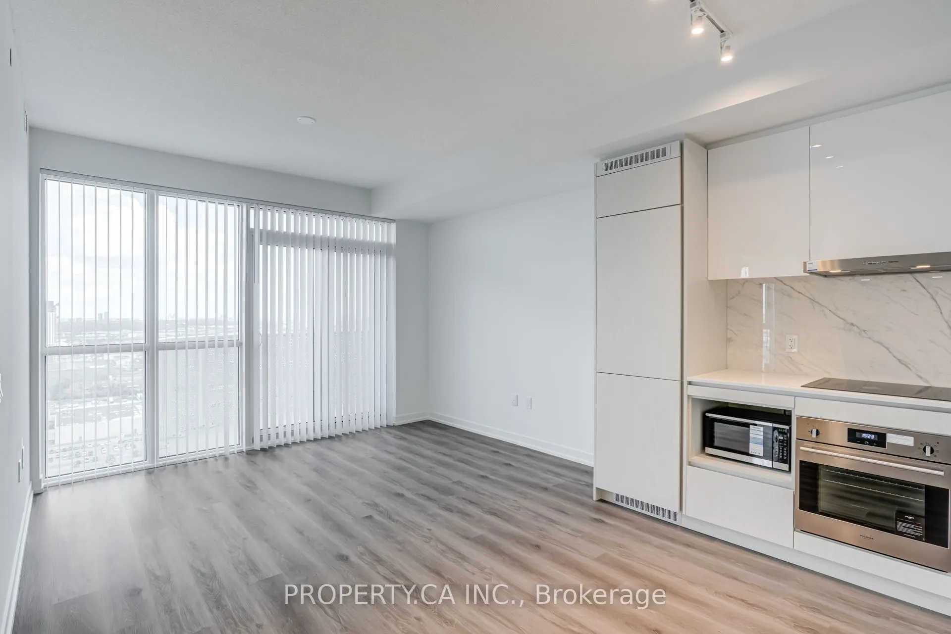28 Interchange Way, #3005