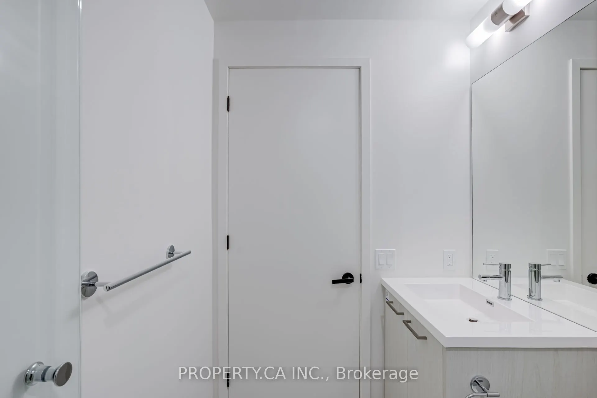 28 Interchange Way, #3005