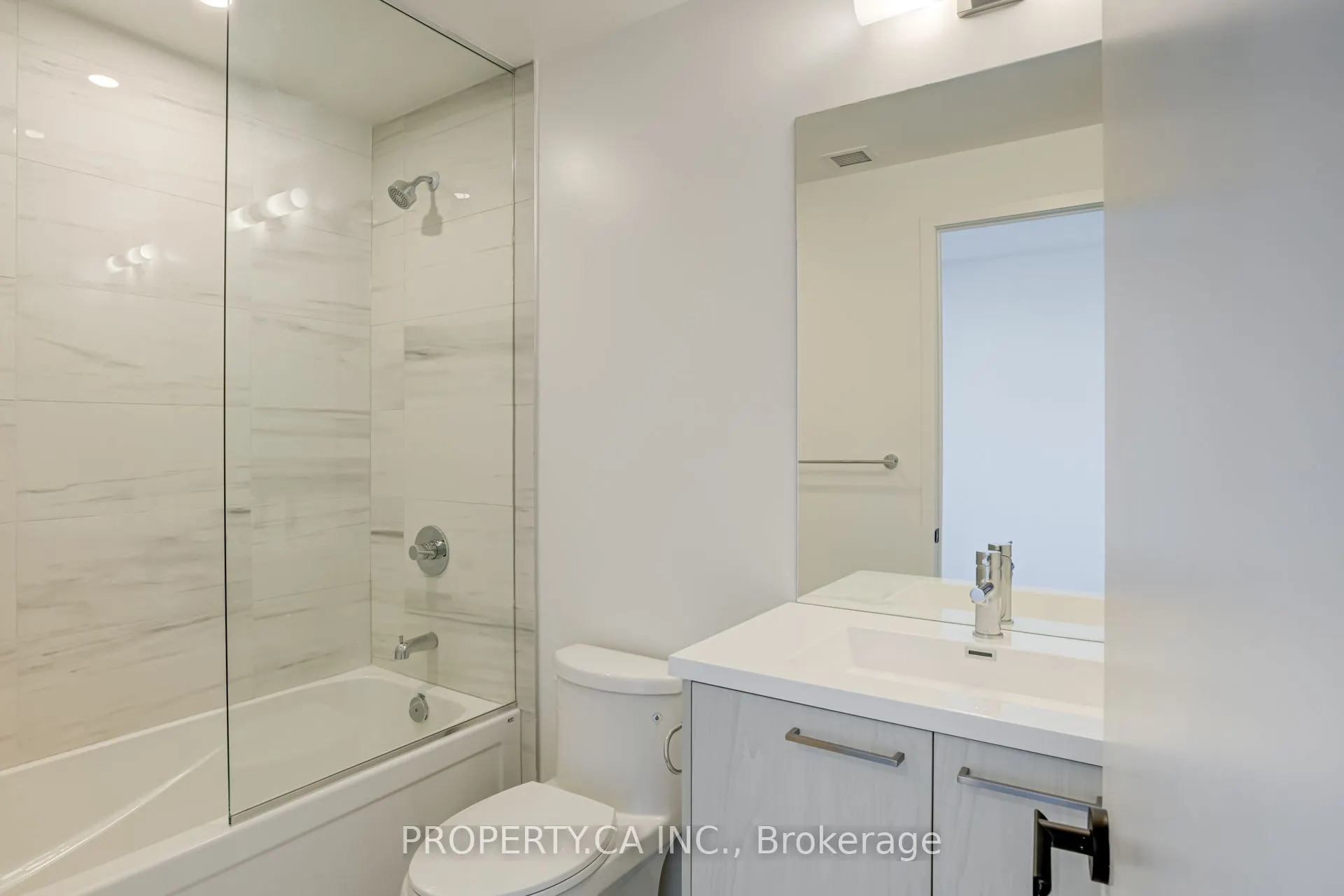 28 Interchange Way, #3005