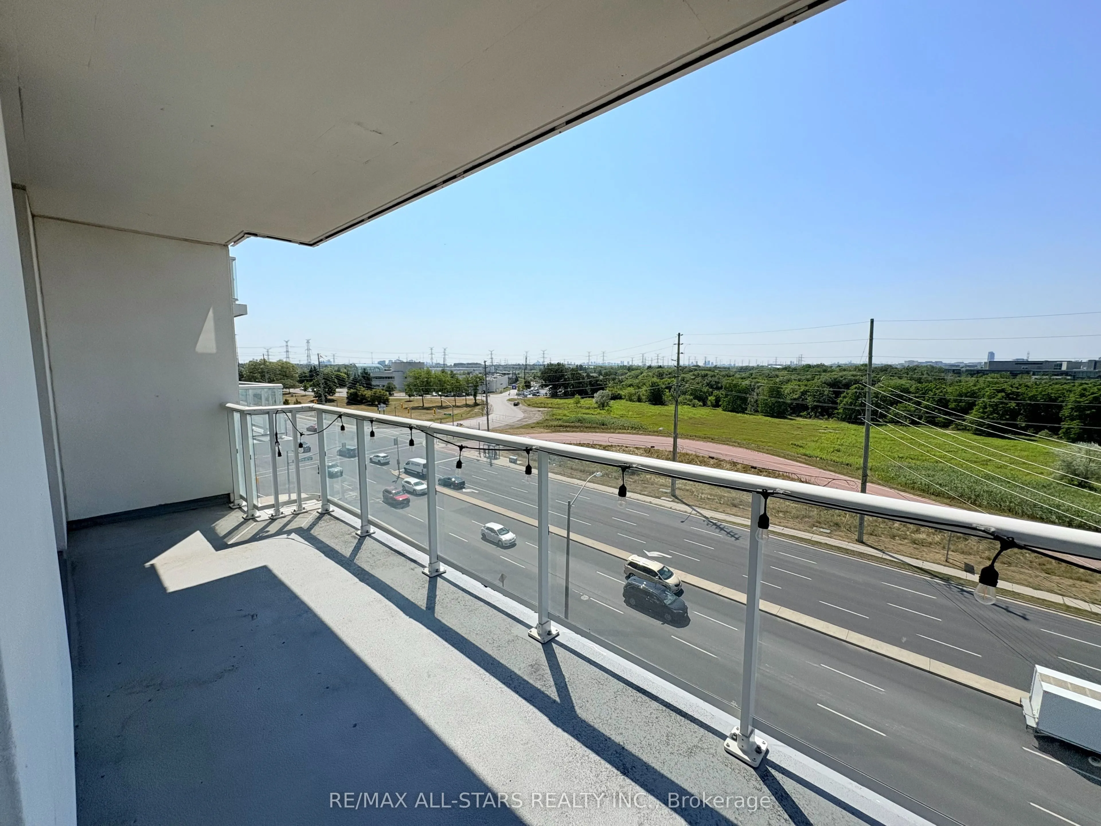 10 Rouge Valley Drive W, #622