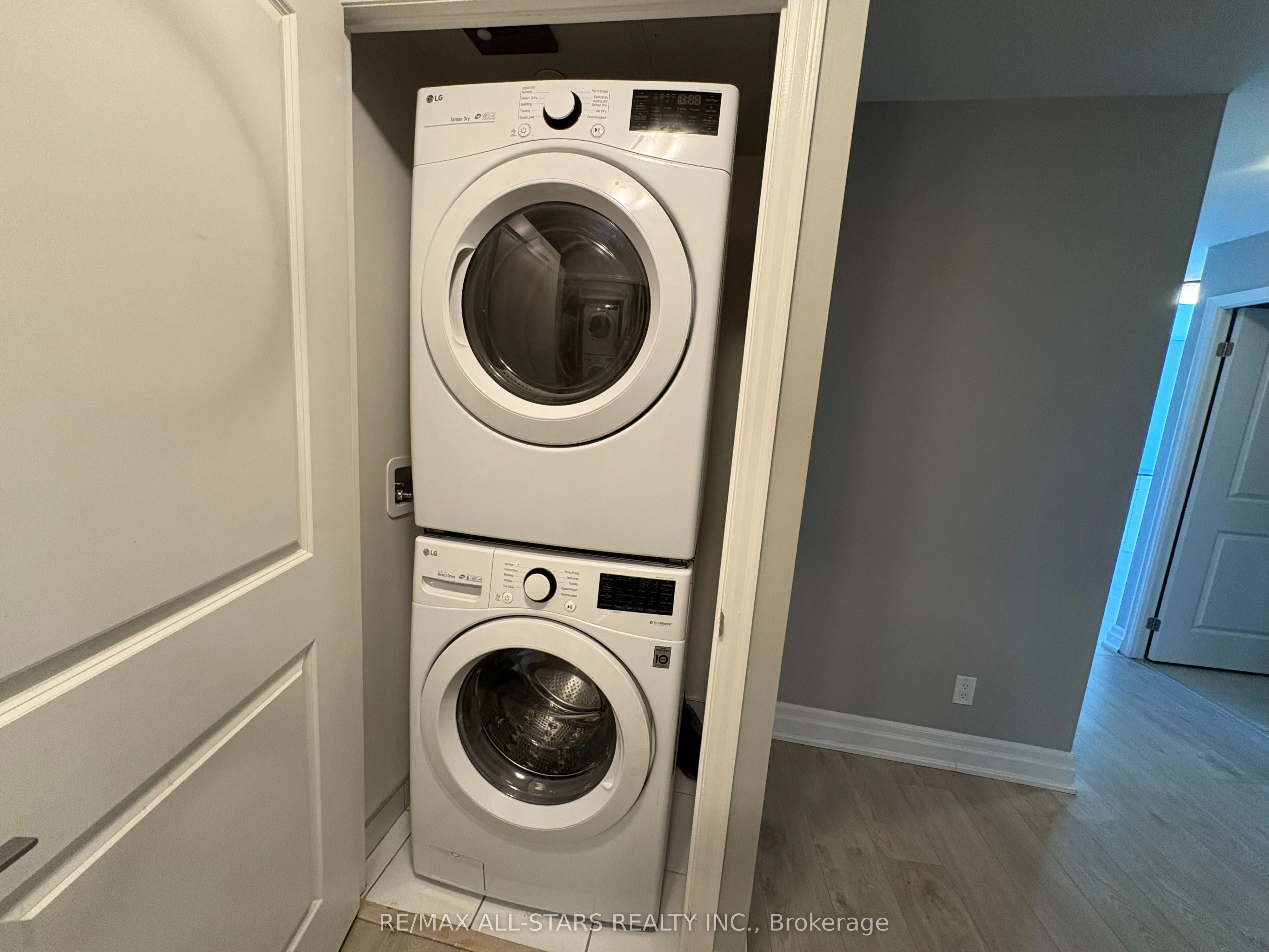 10 Rouge Valley Drive W, #622