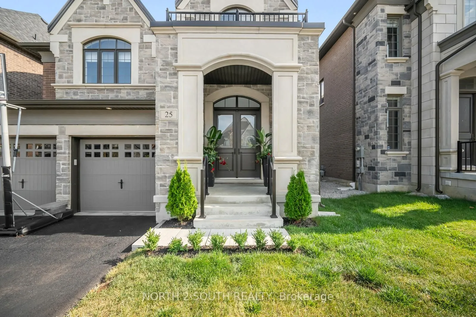 25 Pine Heights Drive