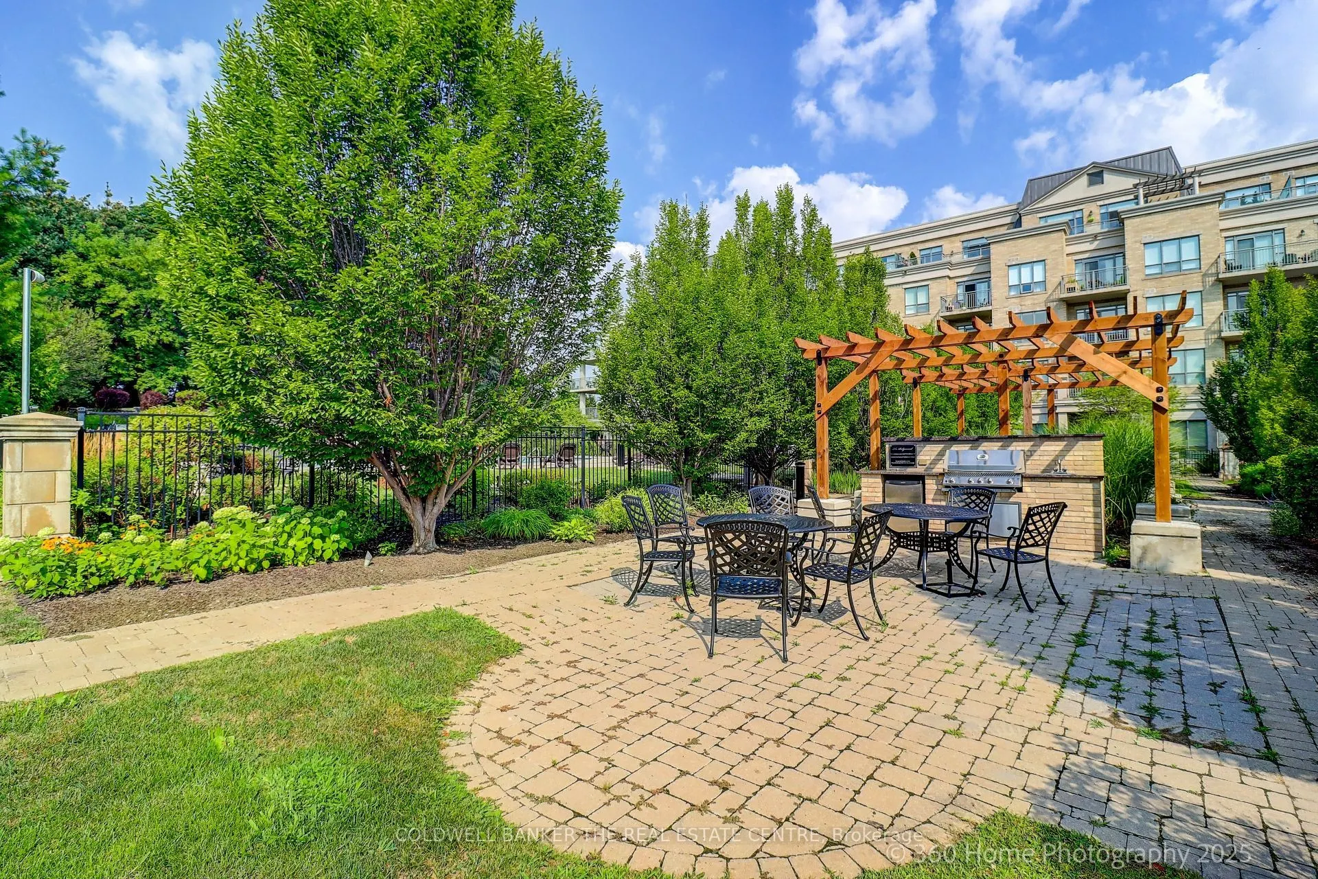 180 John West Way, #220