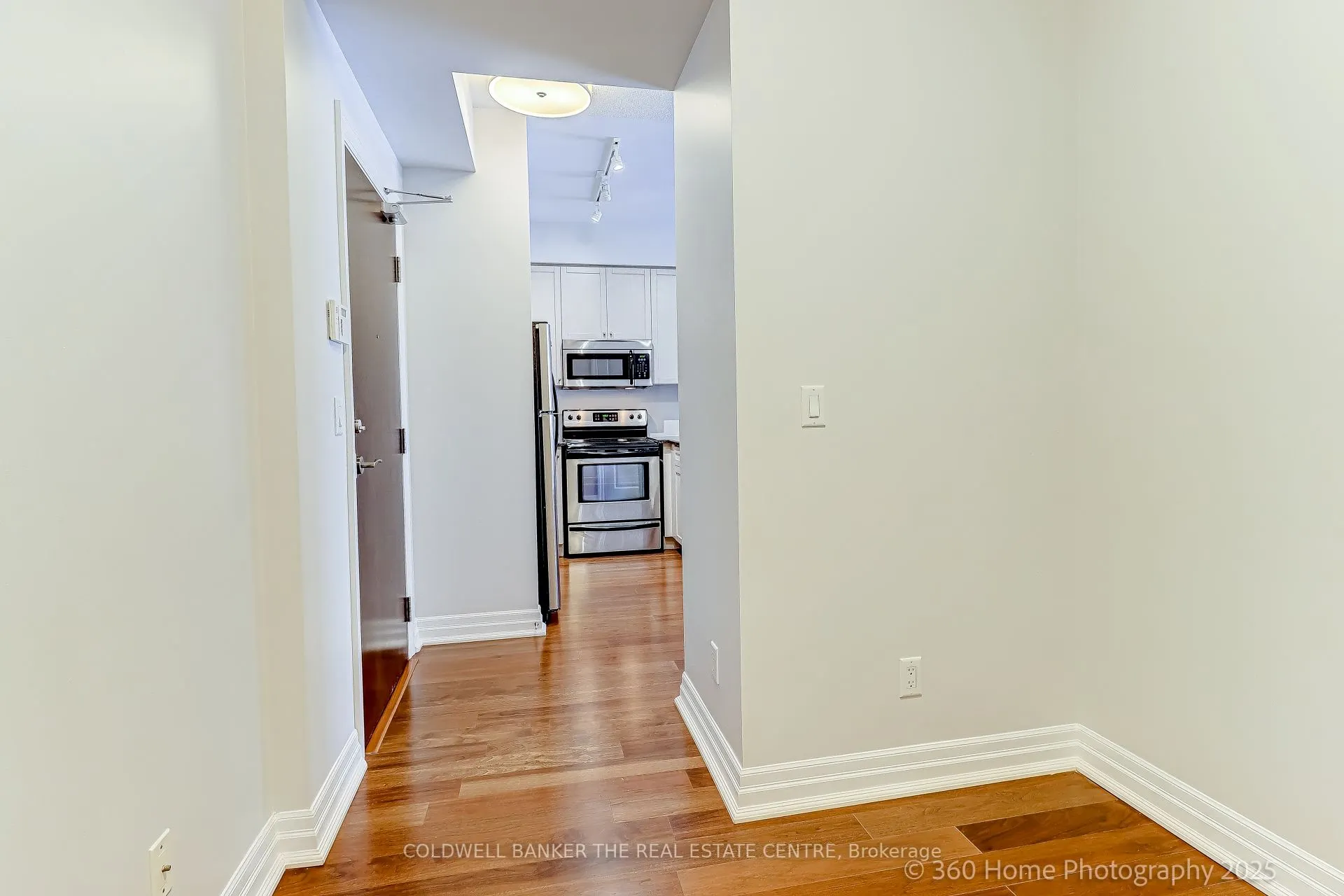 180 John West Way, #220
