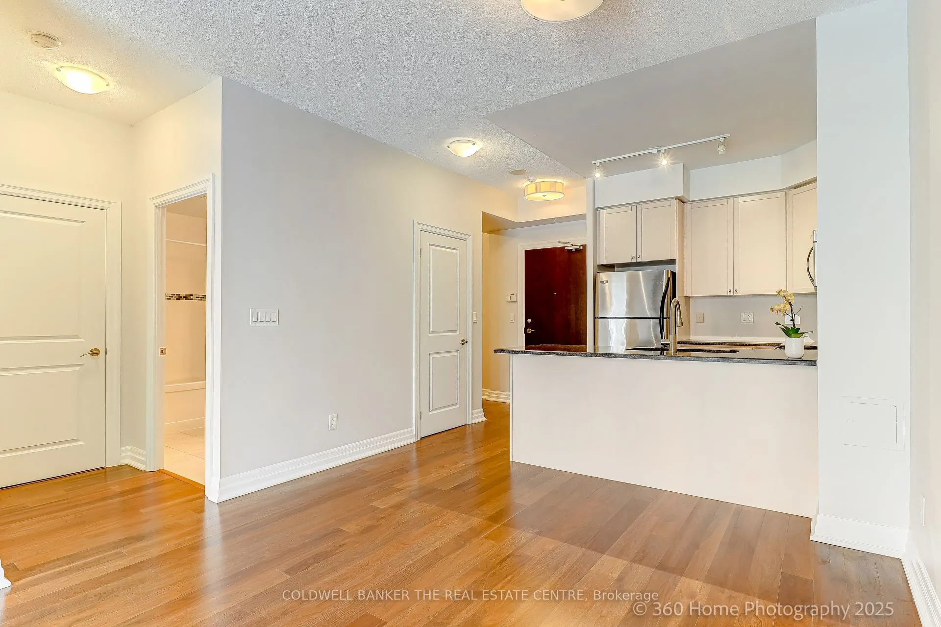 180 John West Way, #220