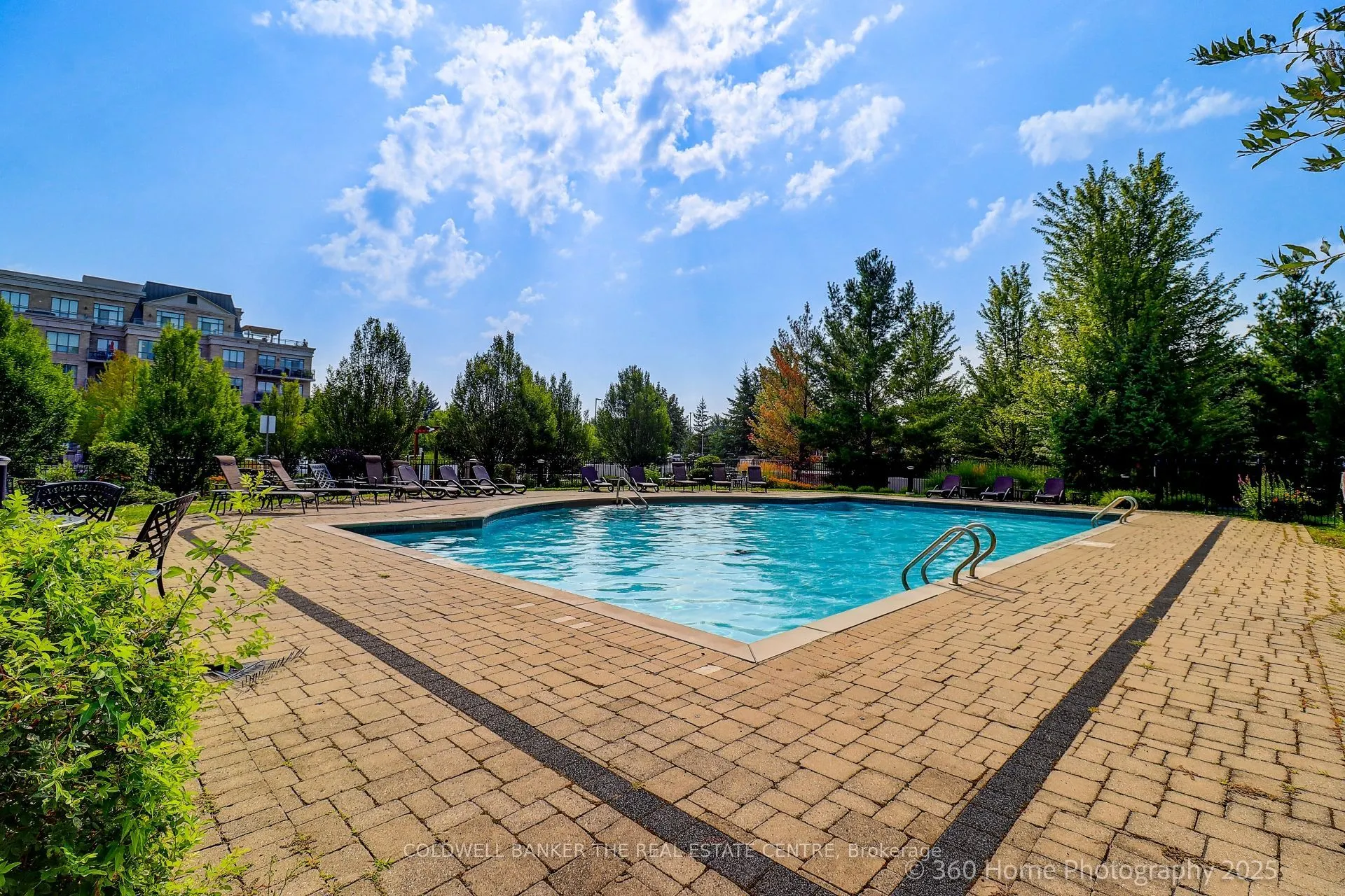 180 John West Way, #220