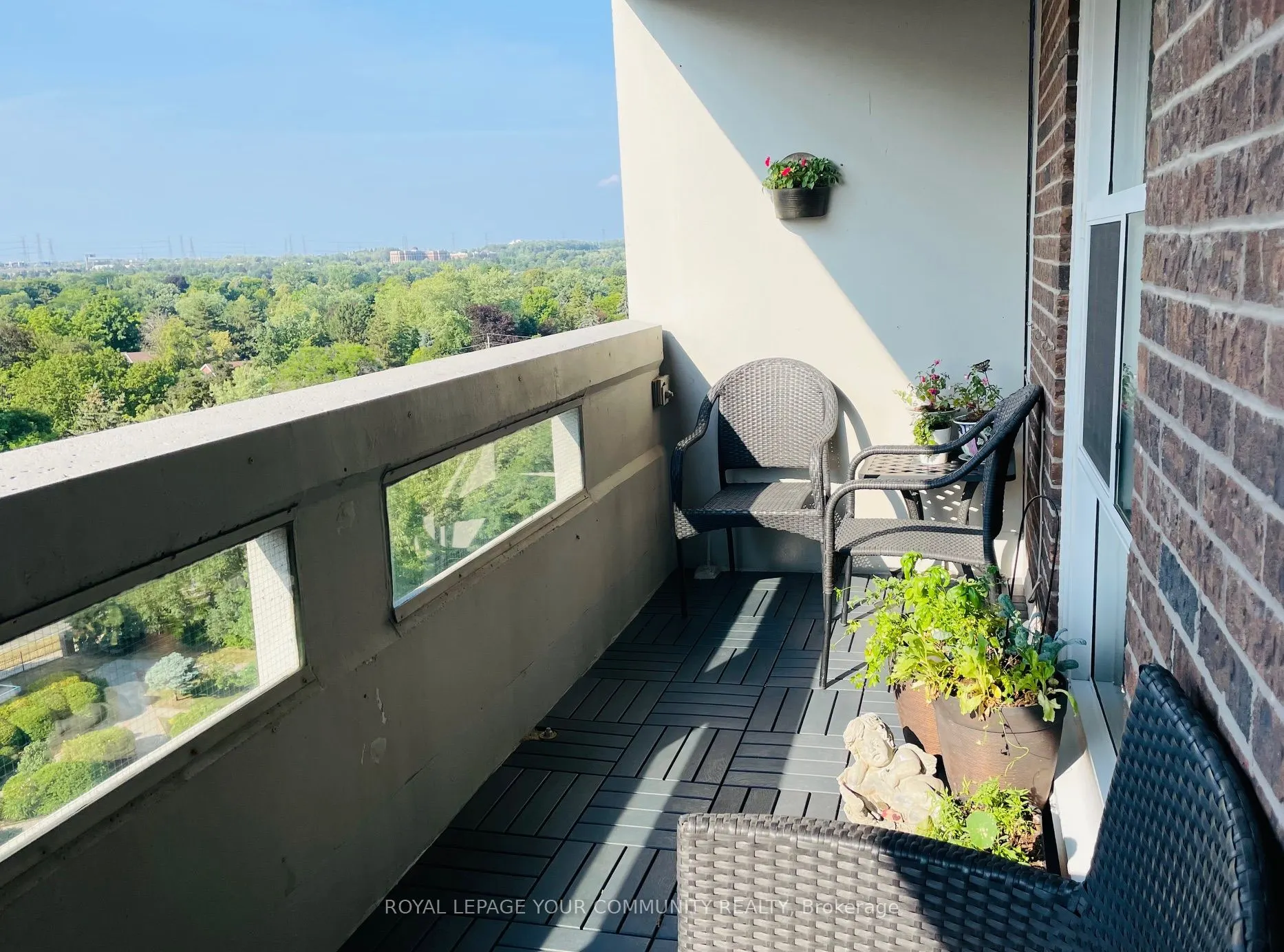 50 Inverlochy Boulevard, #1004