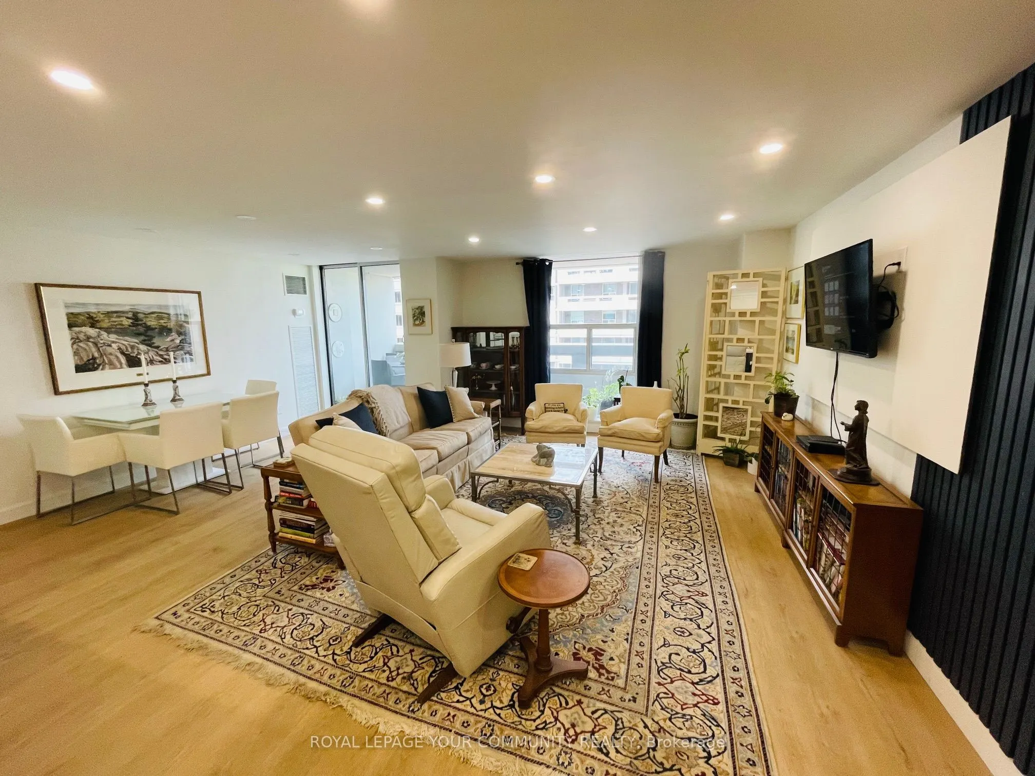 50 Inverlochy Boulevard, #1004