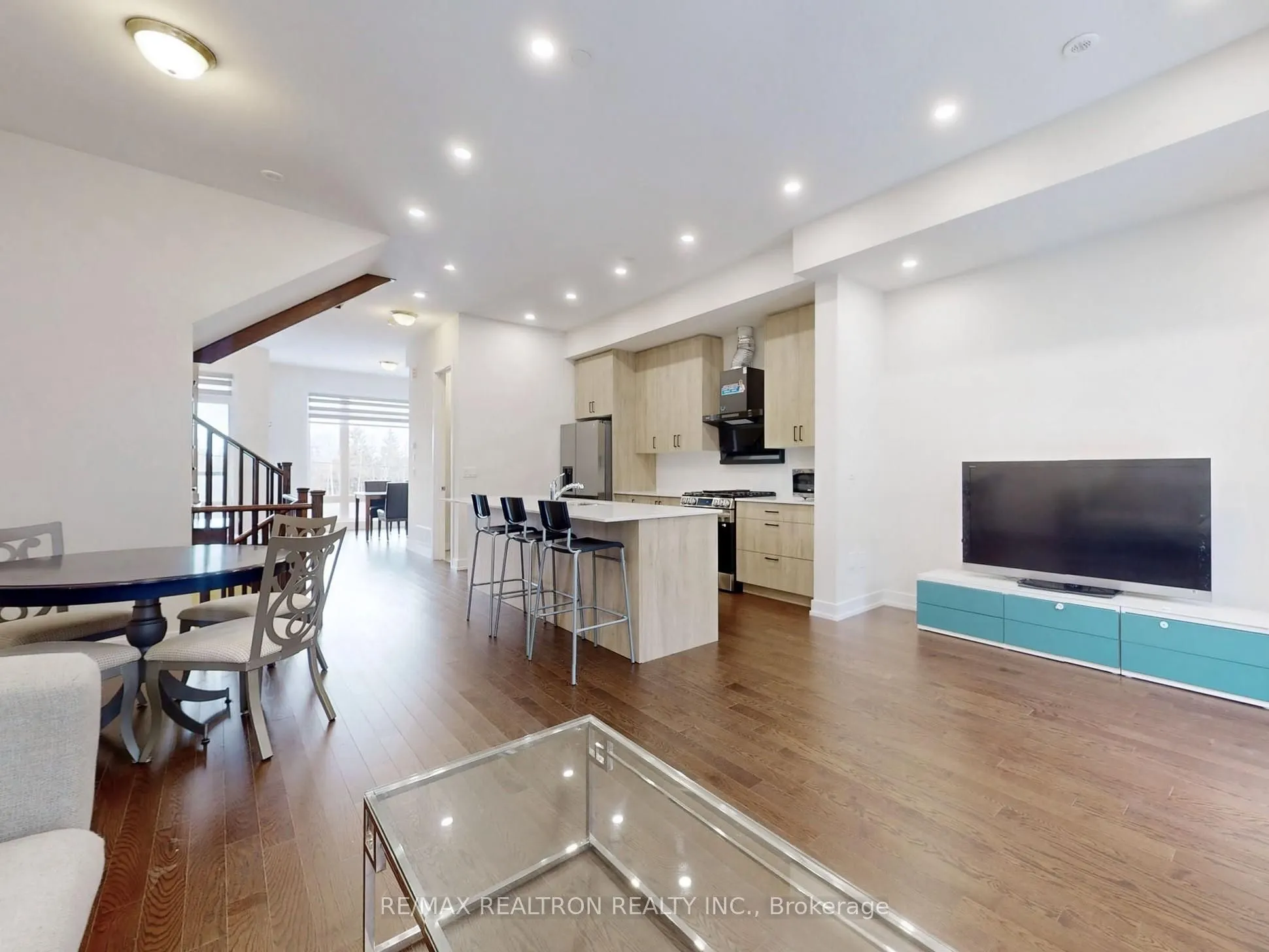 45 Credit Lane, #Rm 3
