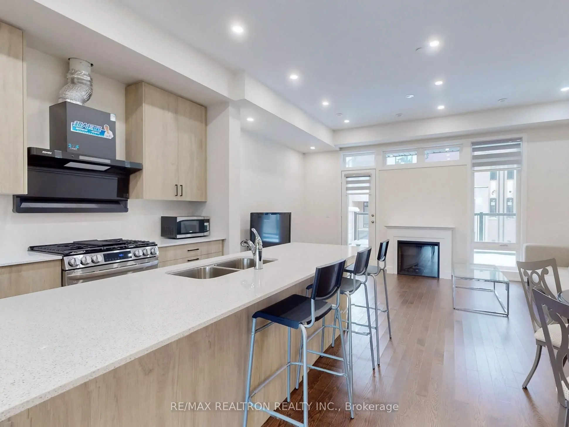 45 Credit Lane, #Rm 3