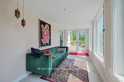 2821 Mount Albert Road