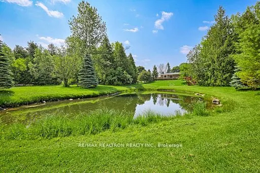 2821 Mount Albert Road