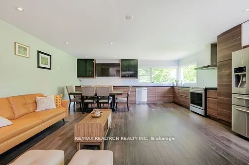 2821 Mount Albert Road