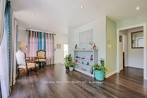 2821 Mount Albert Road