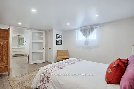 2821 Mount Albert Road