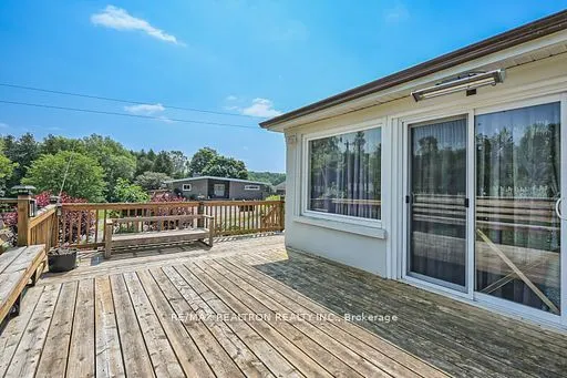 2821 Mount Albert Road