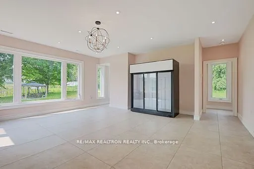2821 Mount Albert Road