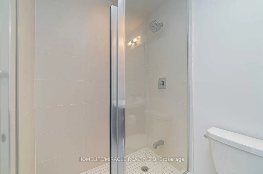 7895 Jane Street, #2004