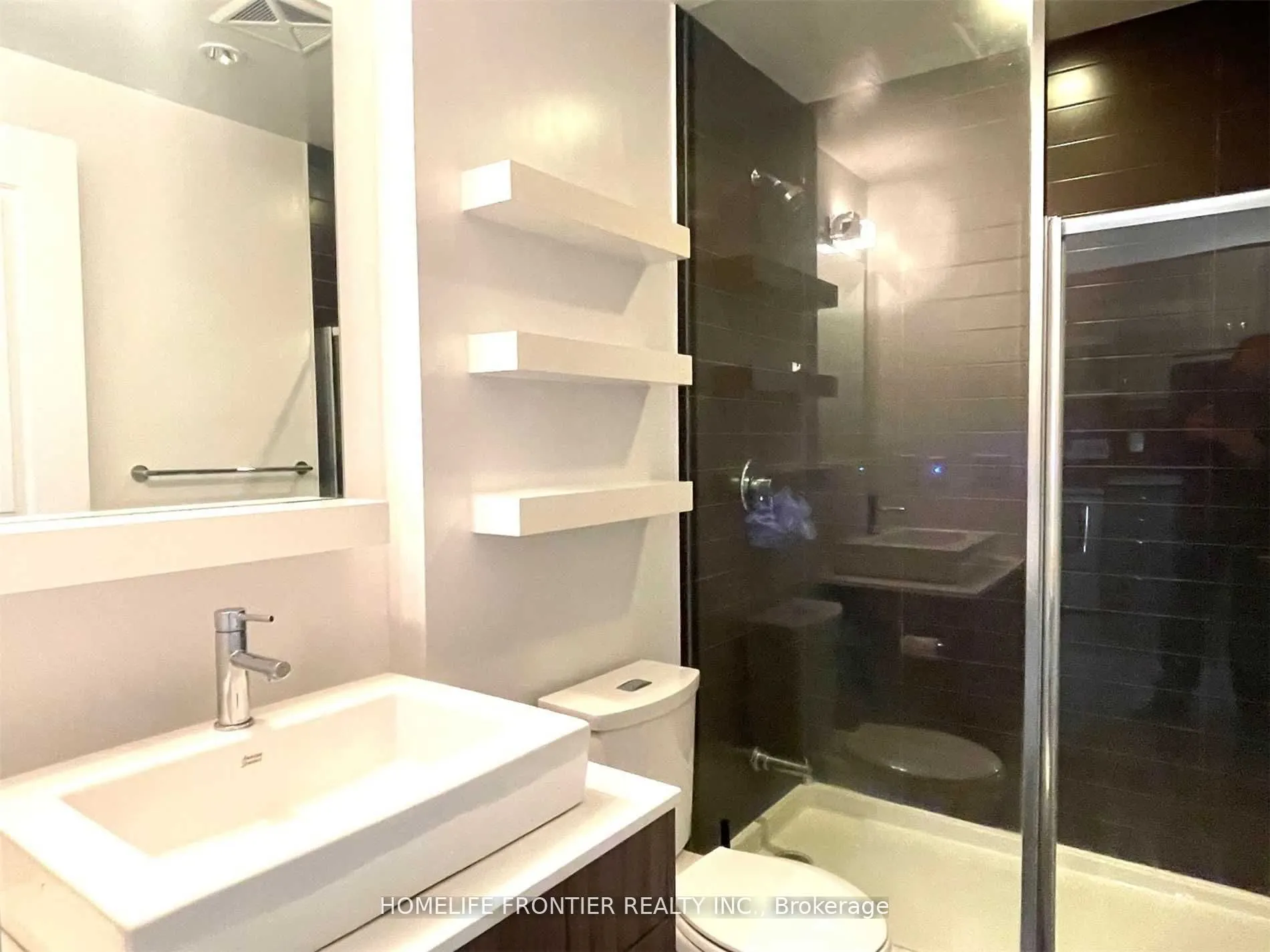 9201 Yonge Street, #1702