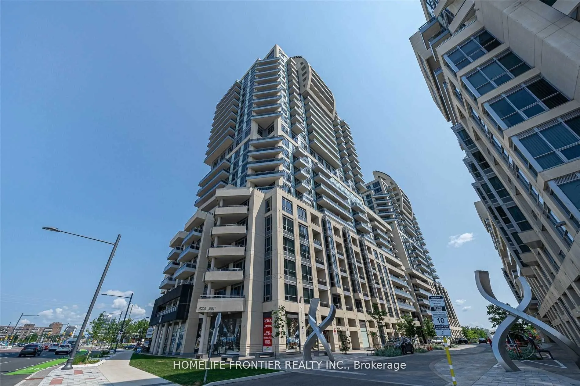 9201 Yonge Street, #1702